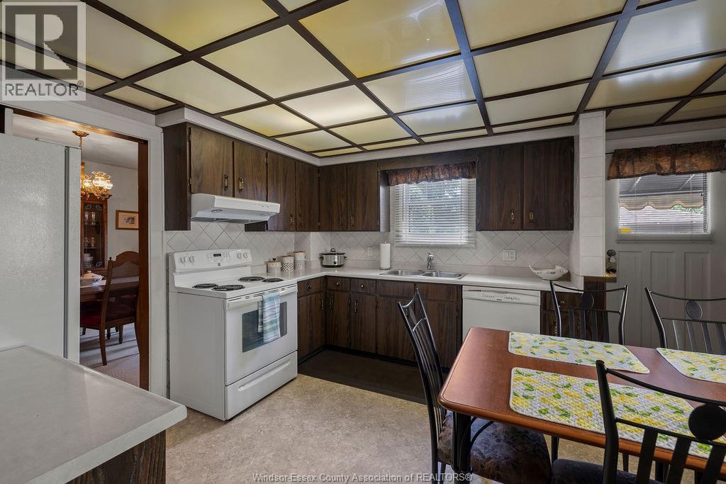 2333 Chilver, Windsor, Ontario  N8W 2V6 - Photo 9 - 25021418