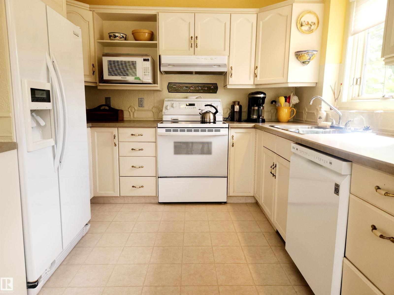 1004 Carter Crest Rd Nw, Edmonton, Alberta  T6R 2K2 - Photo 10 - E4454321