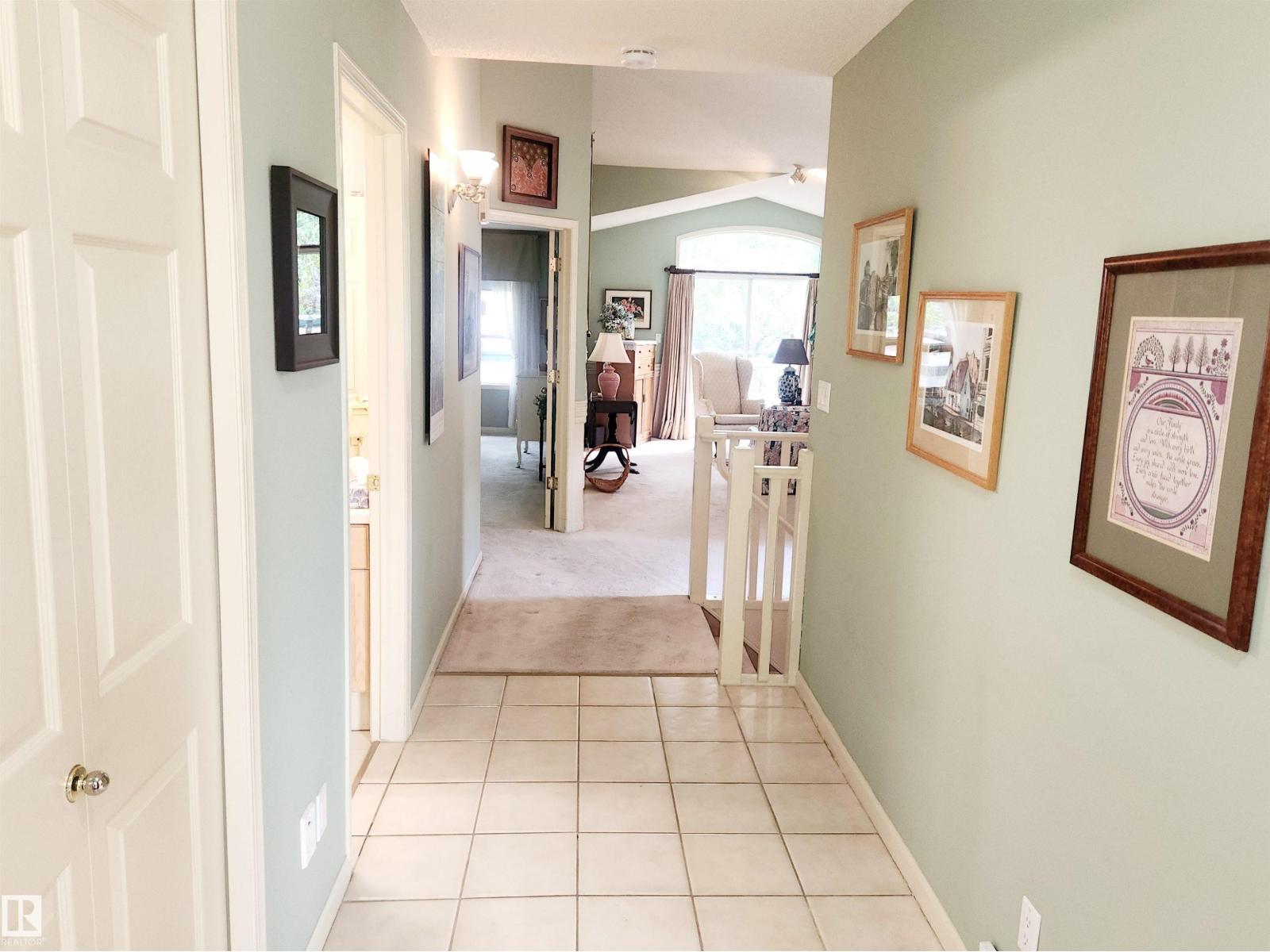 1004 Carter Crest Rd Nw, Edmonton, Alberta  T6R 2K2 - Photo 3 - E4454321