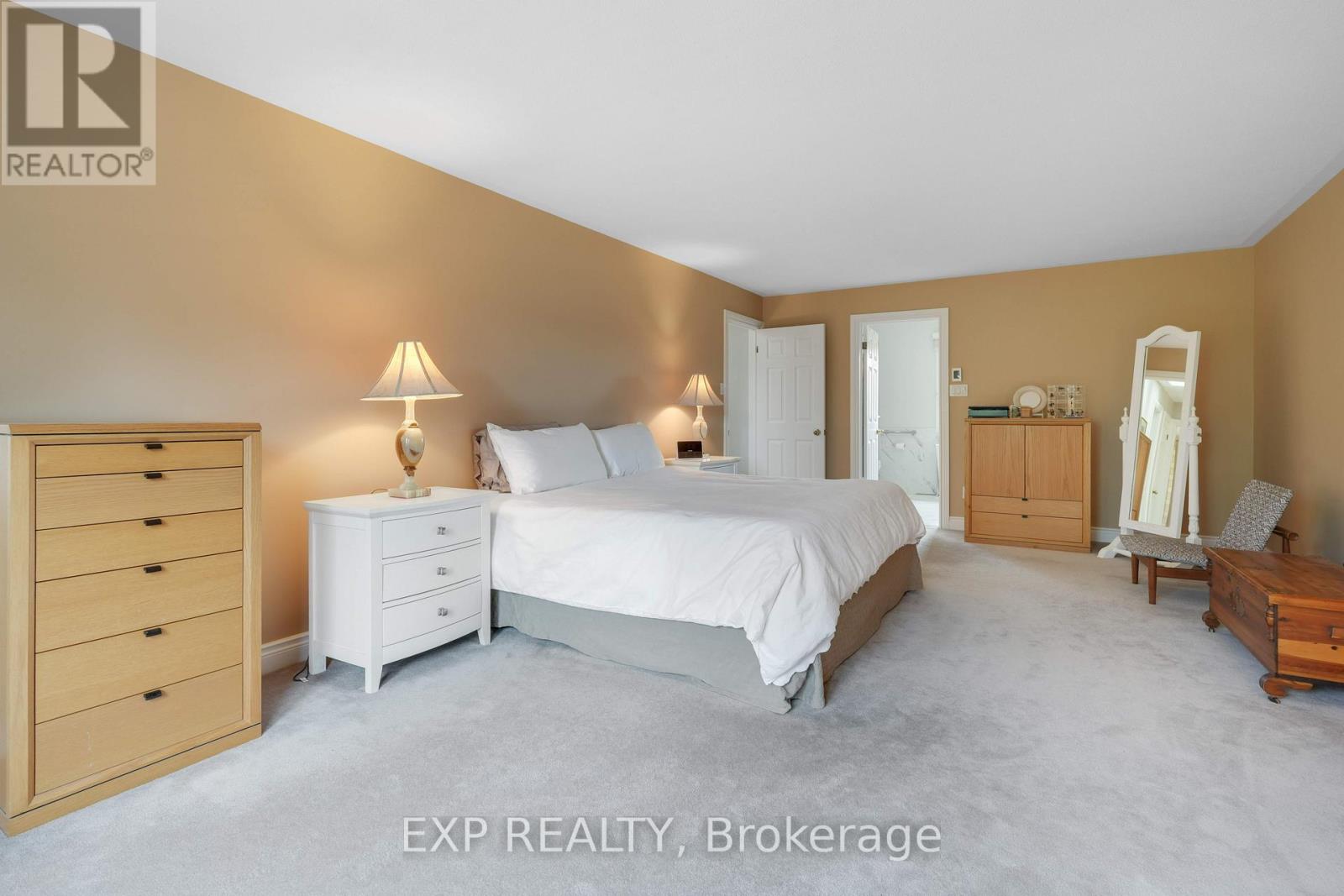 2106 Lamira Street, Ottawa, Ontario  K1H 8N9 - Photo 15 - X12358393