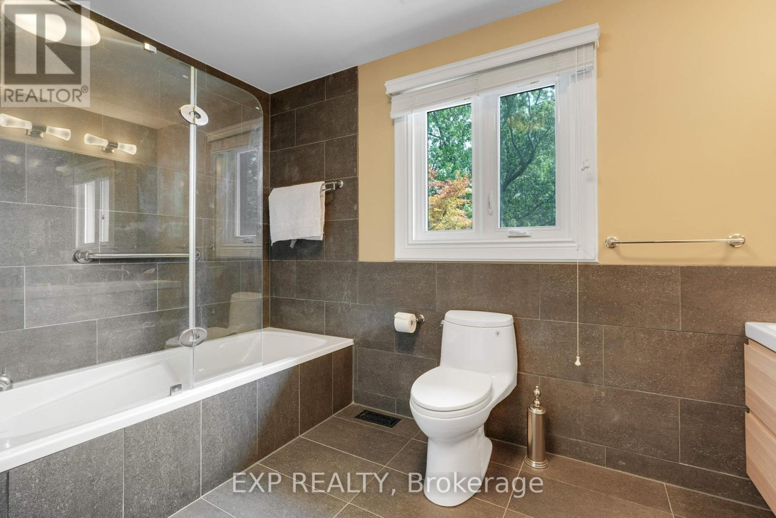 2106 Lamira Street, Ottawa, Ontario  K1H 8N9 - Photo 22 - X12358393