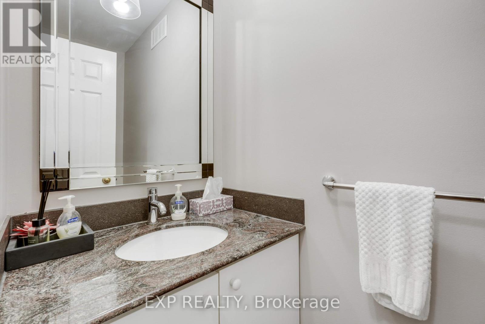 2106 Lamira Street, Ottawa, Ontario  K1H 8N9 - Photo 23 - X12358393