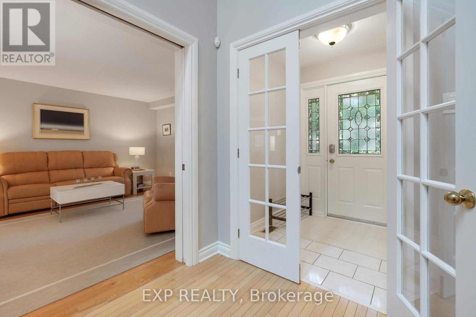 Property at 2106 LAMIRA STREET W image 3