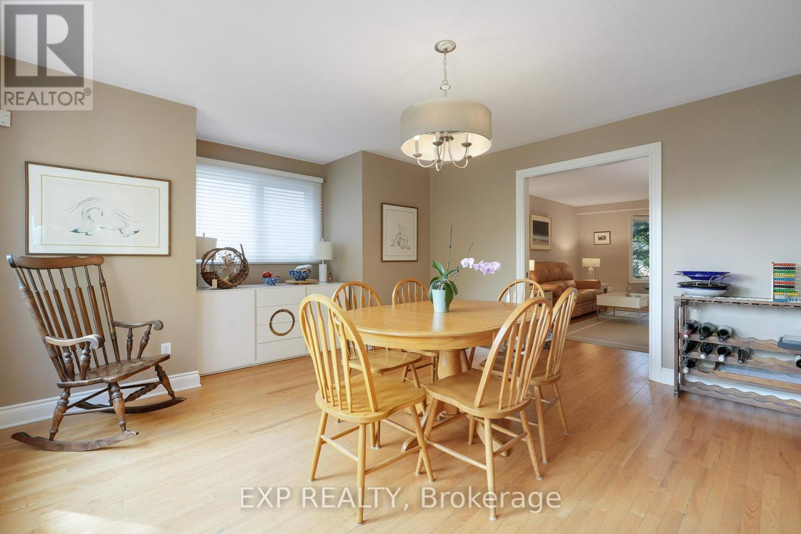 2106 Lamira Street, Ottawa, Ontario  K1H 8N9 - Photo 6 - X12358393