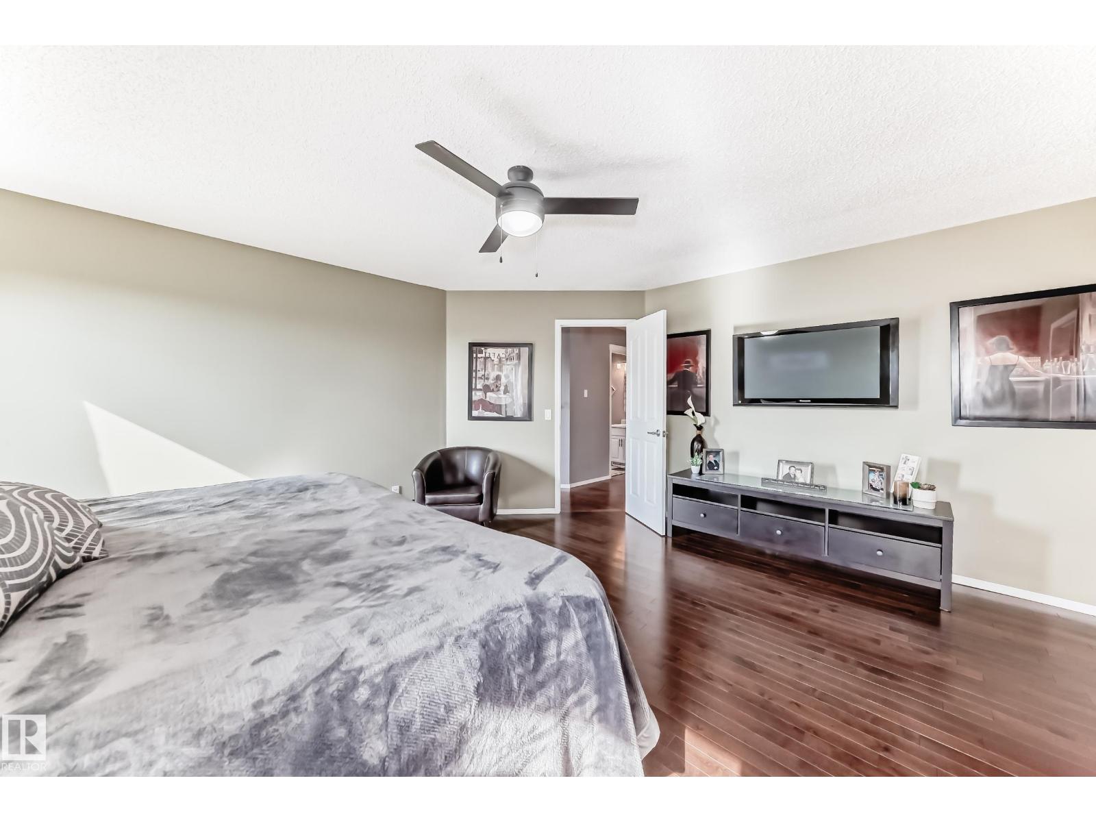 Property at 778 ORMSBY W NW image 4