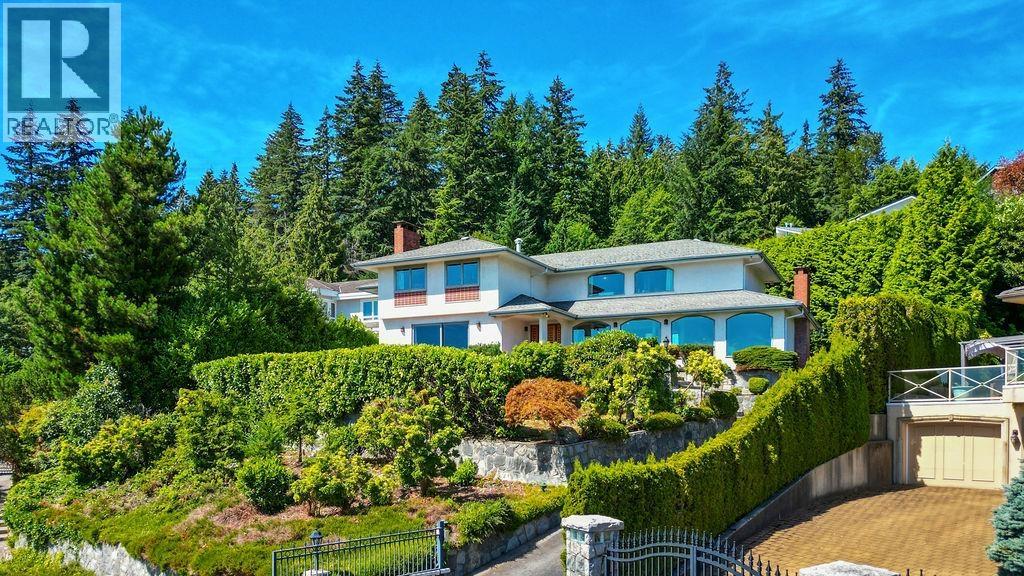 Property at 1373 CAMWELL DRIVE image 3