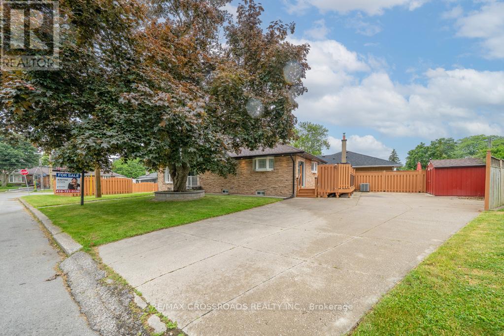 2 Mackinac Crescent, Toronto, Ontario  M1J 1P9 - Photo 7 - E12359950