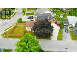2 MACKINAC CRESCENT, Toronto, Ontario
