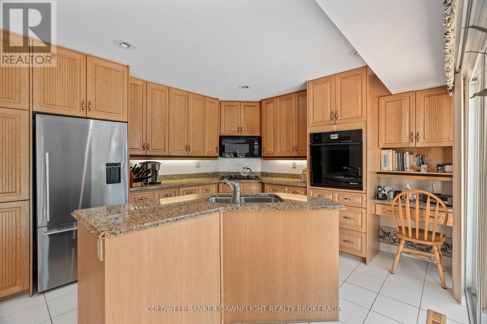 20 Southland Drive, London South, Ontario  N6P 1C2 - Photo 10 - X12360007