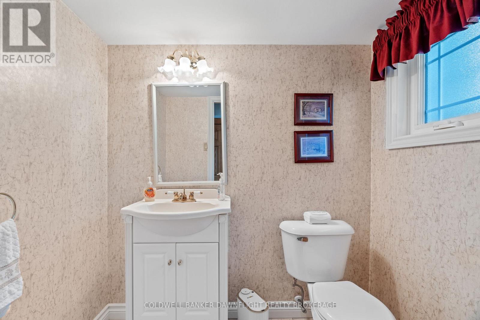 20 Southland Drive, London South, Ontario  N6P 1C2 - Photo 24 - X12360007