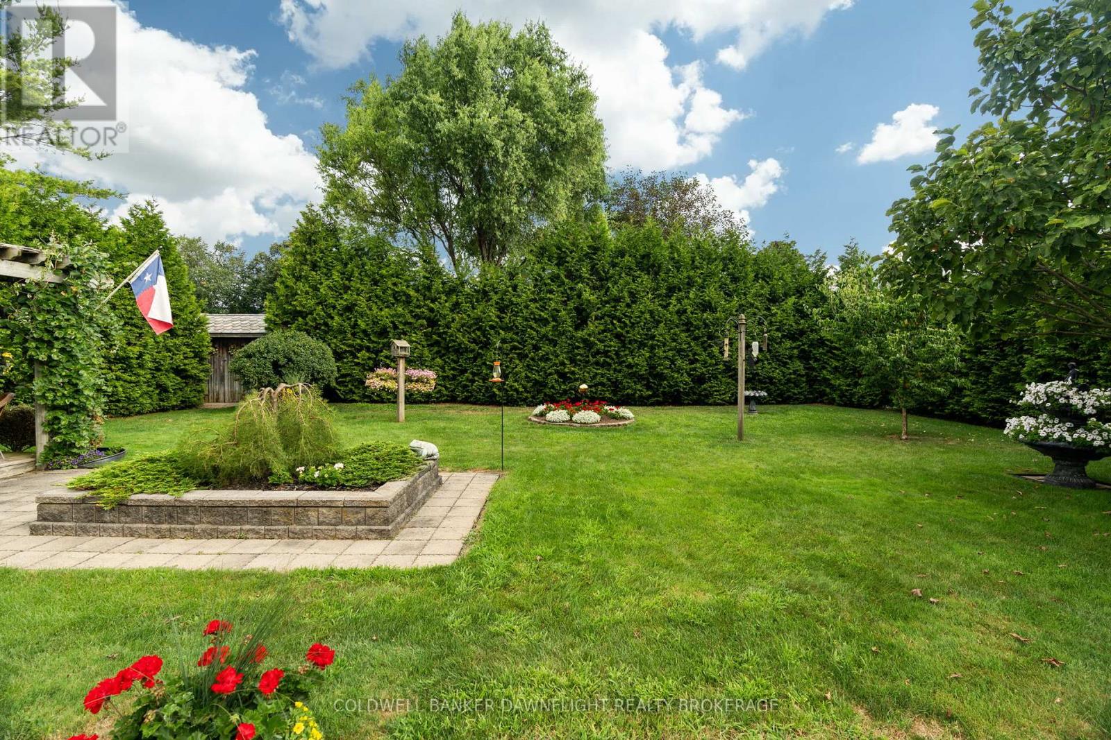 20 Southland Drive, London South, Ontario  N6P 1C2 - Photo 33 - X12360007
