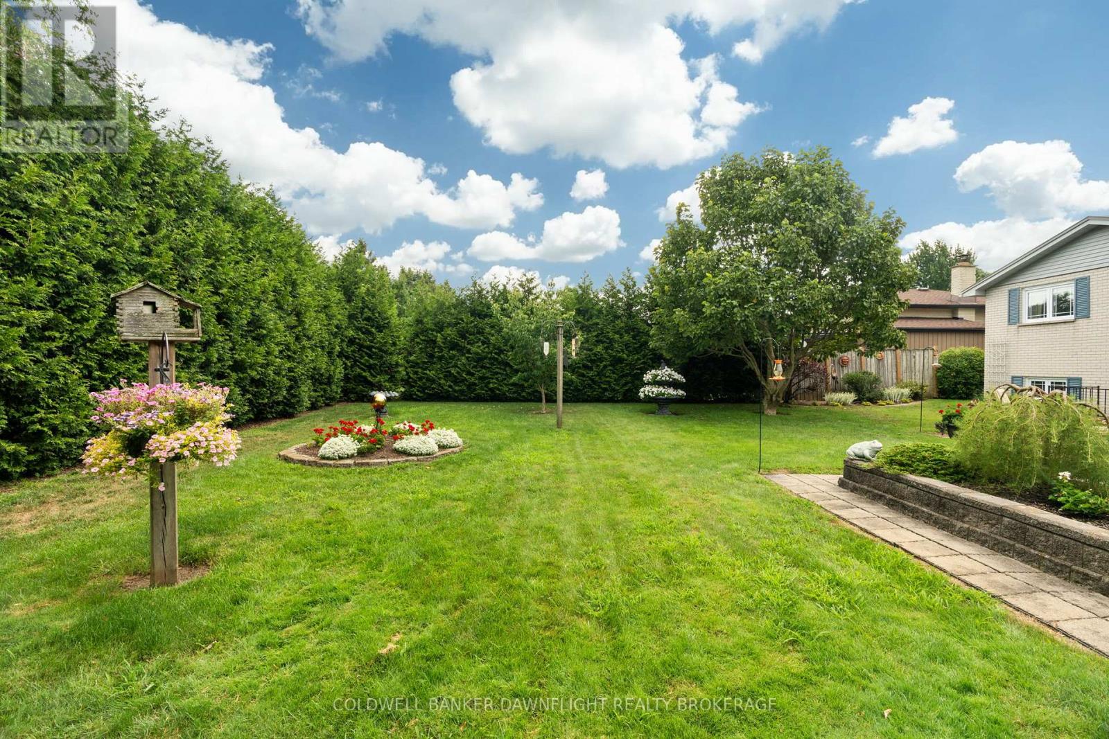20 Southland Drive, London South, Ontario  N6P 1C2 - Photo 38 - X12360007