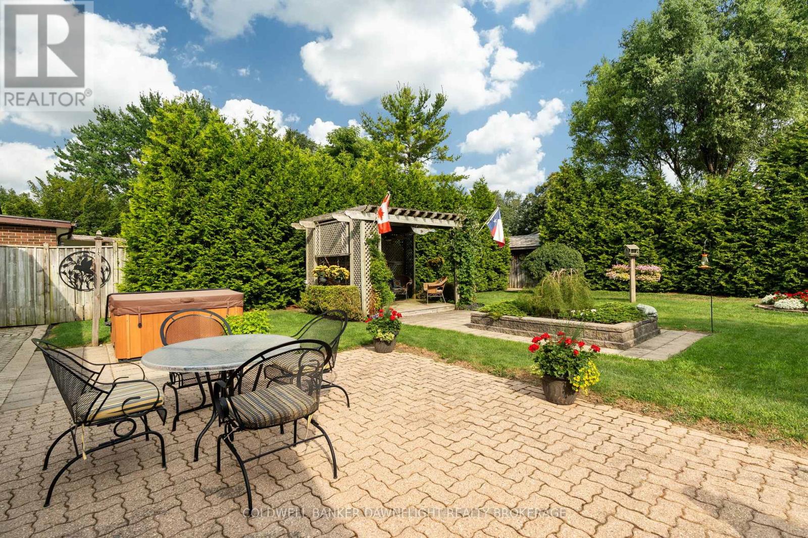 20 Southland Drive, London South, Ontario  N6P 1C2 - Photo 43 - X12360007