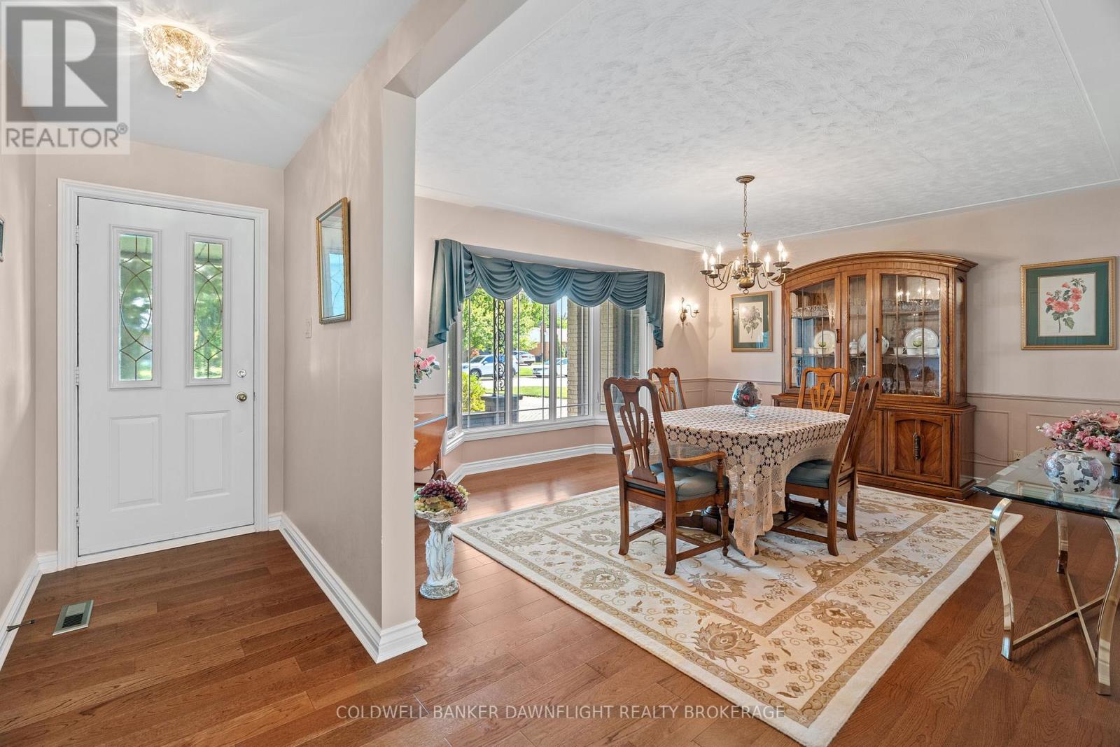 20 Southland Drive, London South, Ontario  N6P 1C2 - Photo 6 - X12360007