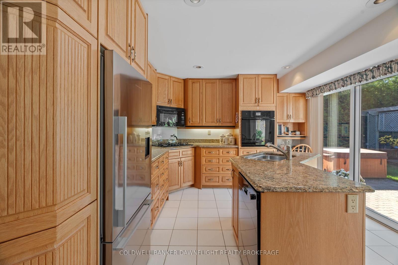 20 Southland Drive, London South, Ontario  N6P 1C2 - Photo 9 - X12360007