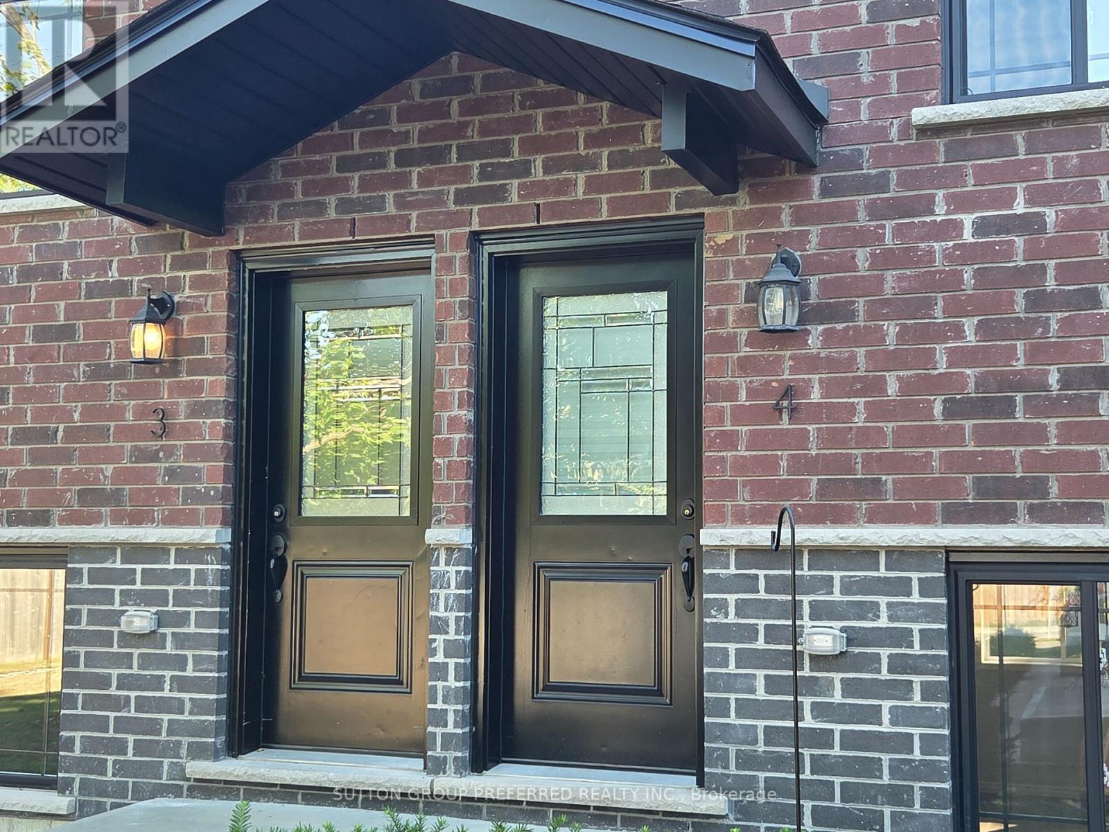 3 - 34 Bain Street, Woodstock, Ontario  N4S 5X8 - Photo 2 - X12360039