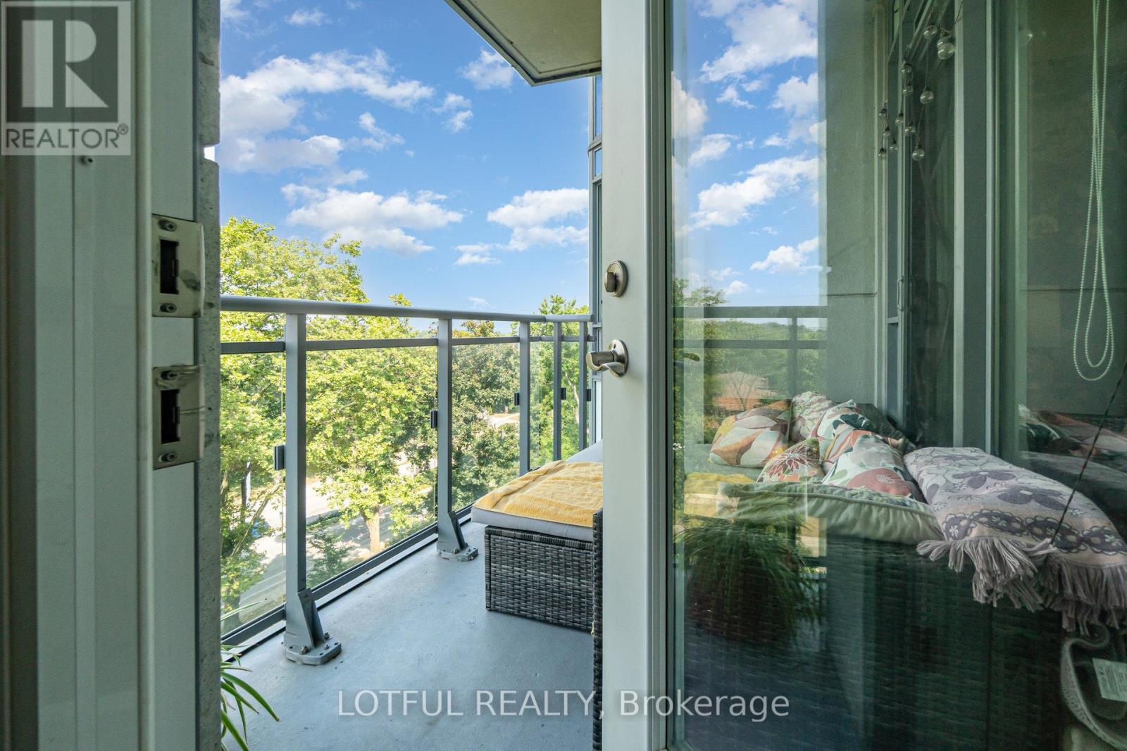 711 - 3500 Lakeshore Road W, Oakville, Ontario  L6L 0B4 - Photo 18 - W12360087