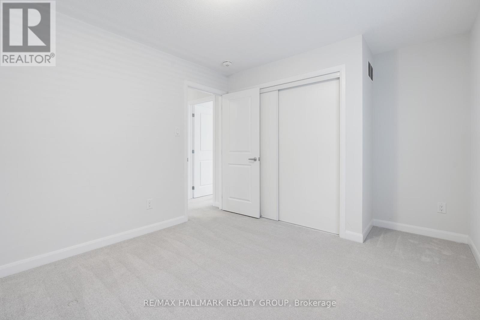 68 Ralph Erfle Way, Ottawa, Ontario  K2J 6V5 - Photo 31 - X12360066