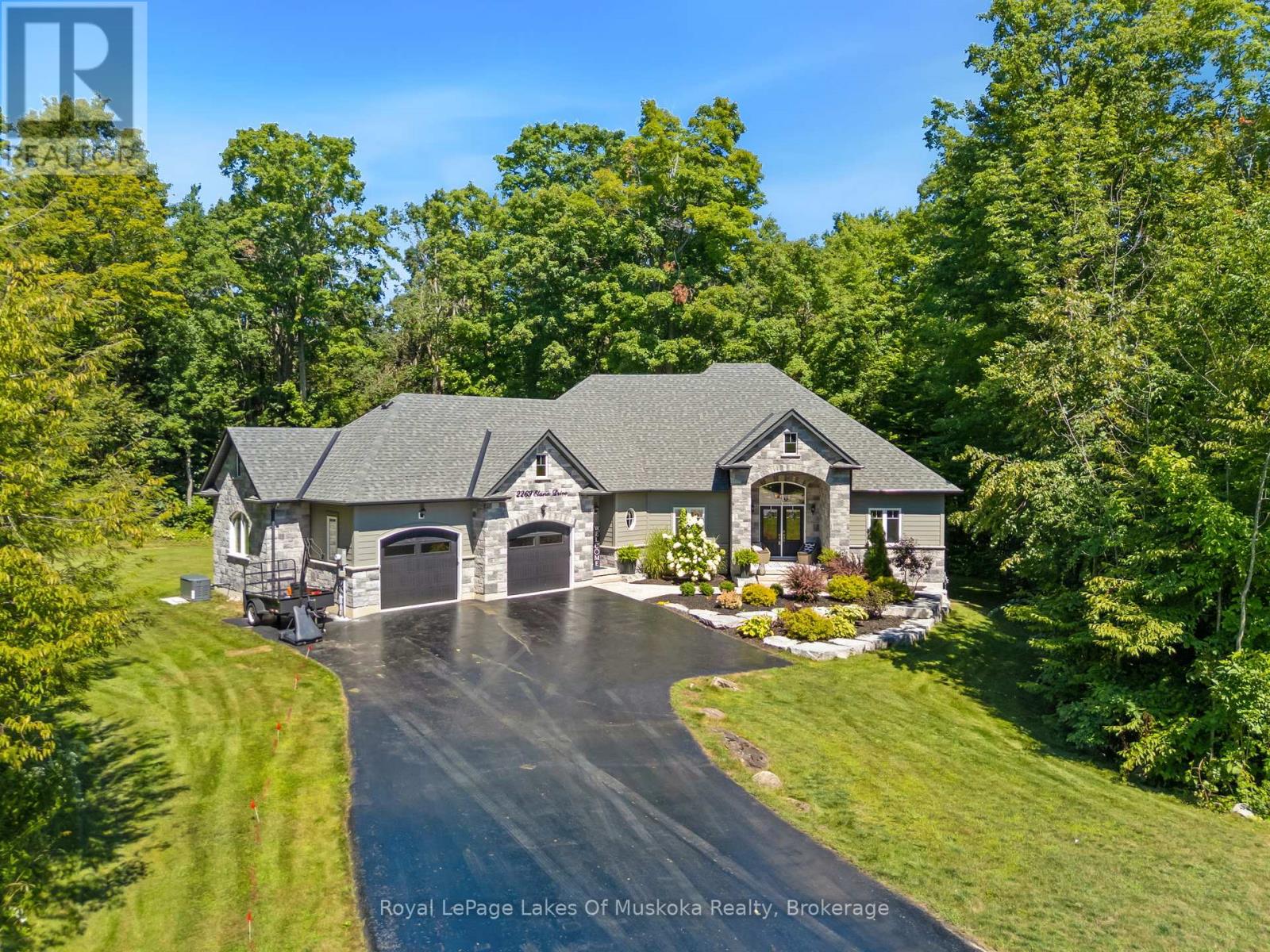 2269 Elana Drive, Severn, Ontario L3V 0C1 - Photo 45 - S12360082