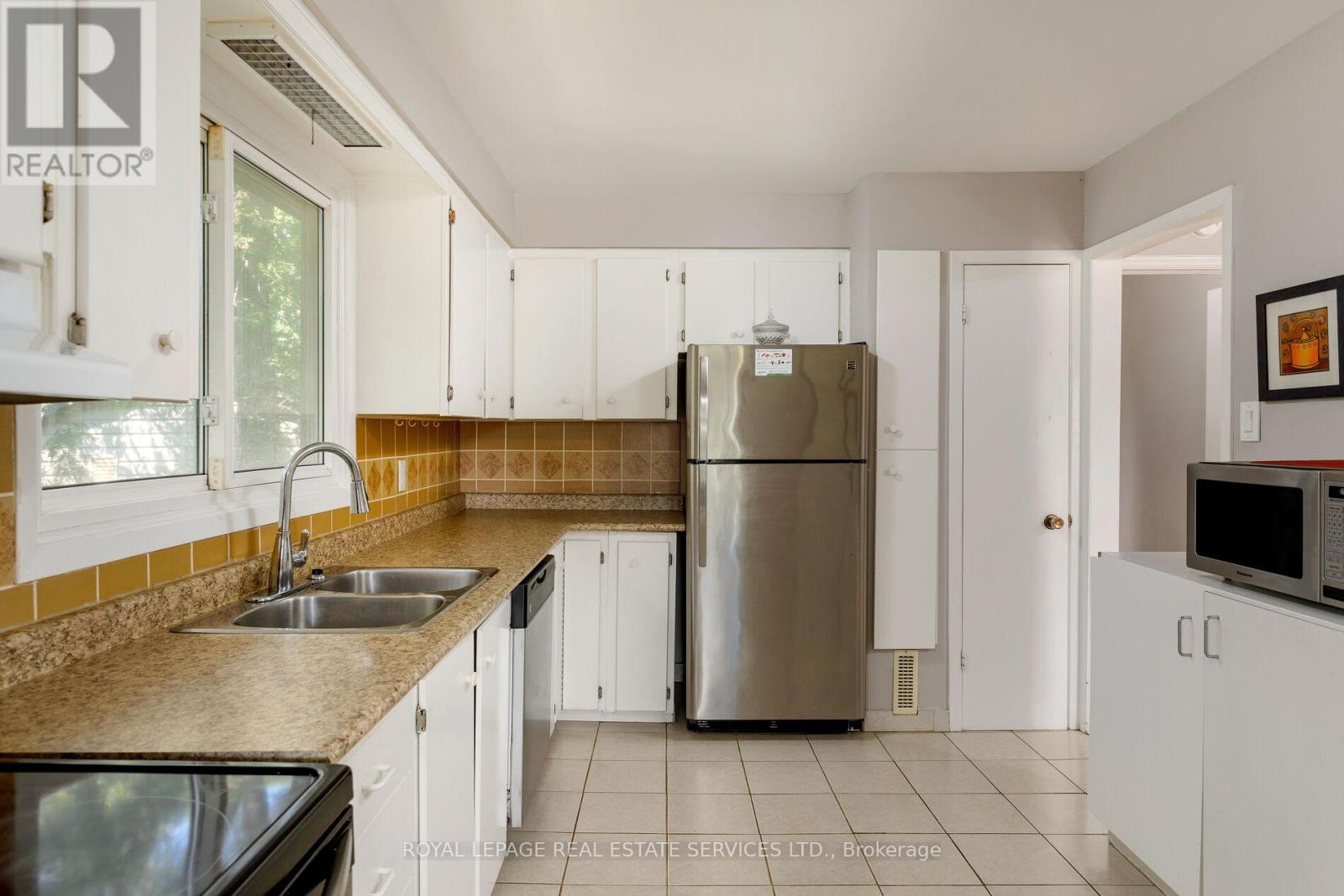 2339 Hixon Street, Oakville, Ontario  L6L 1T7 - Photo 16 - W12359921