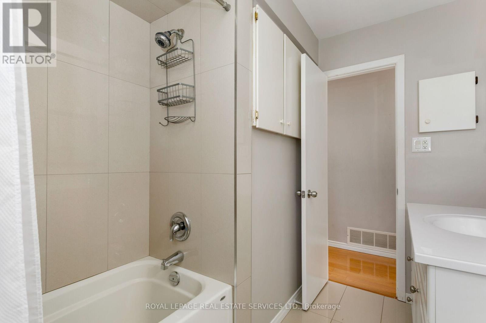 2339 Hixon Street, Oakville, Ontario  L6L 1T7 - Photo 19 - W12359921