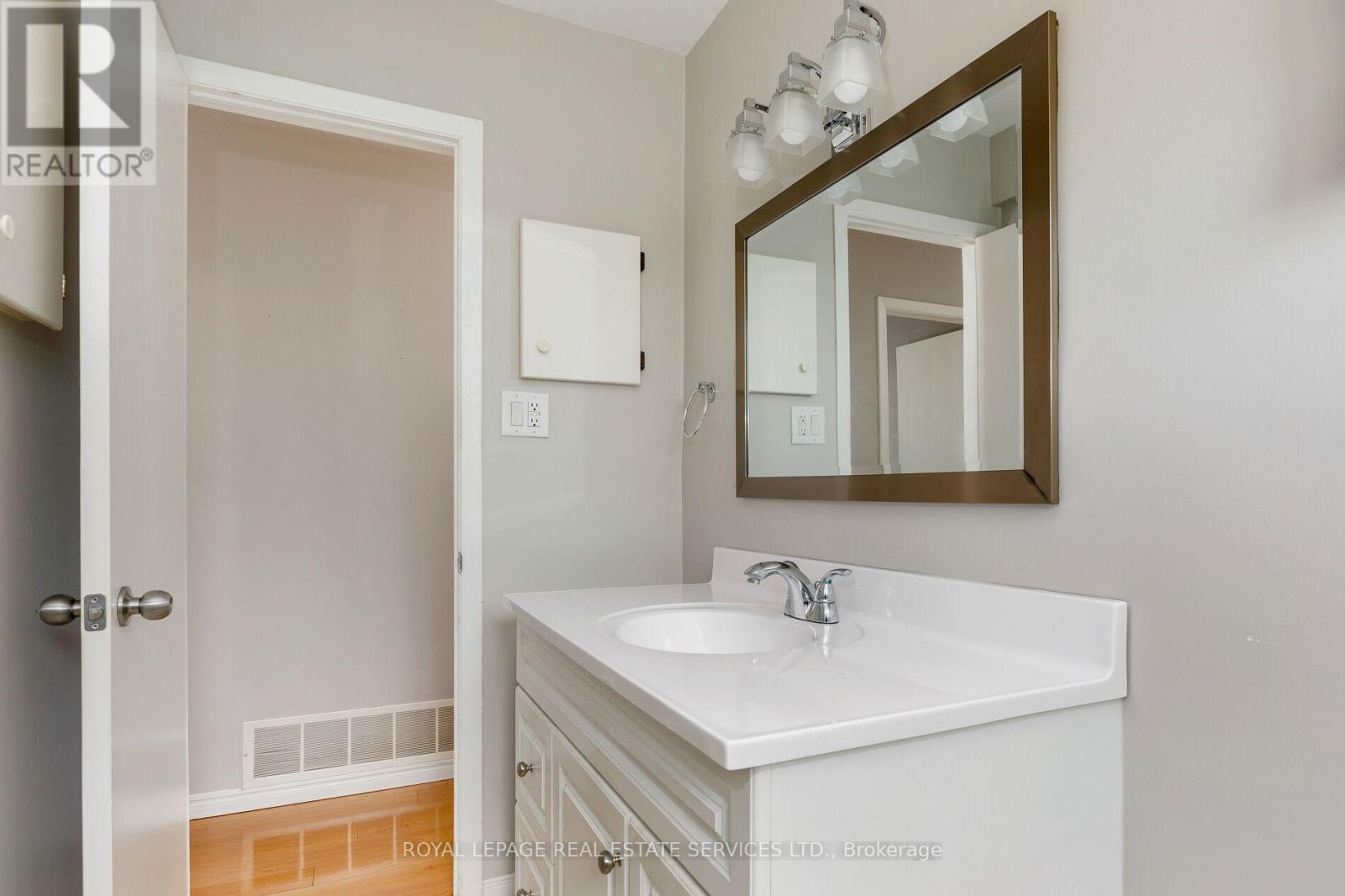 2339 Hixon Street, Oakville, Ontario  L6L 1T7 - Photo 20 - W12359921