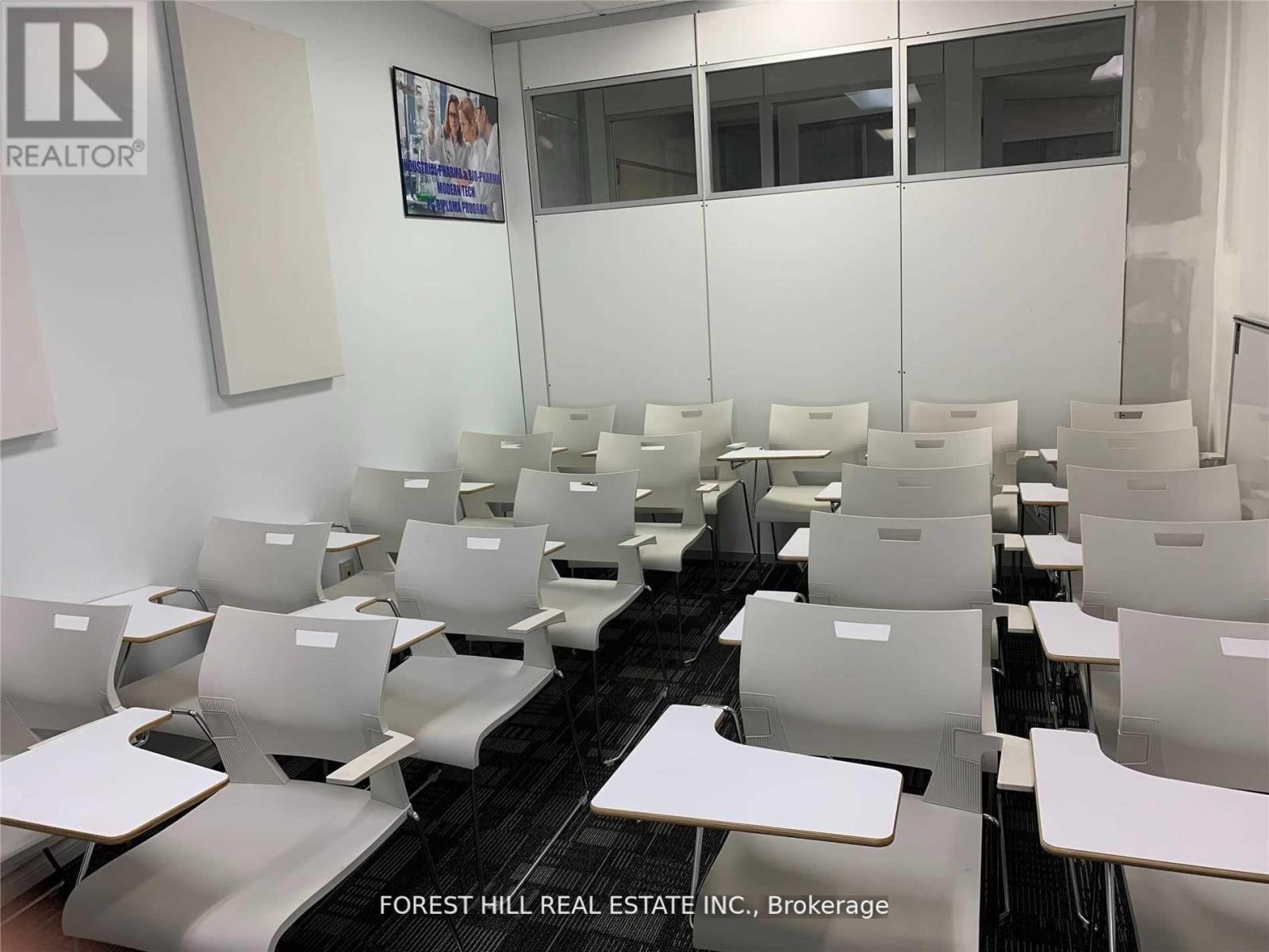 2nd Floor - 44 Queen Street E, Brampton, Ontario  L6V 1A2 - Photo 9 - W12359958