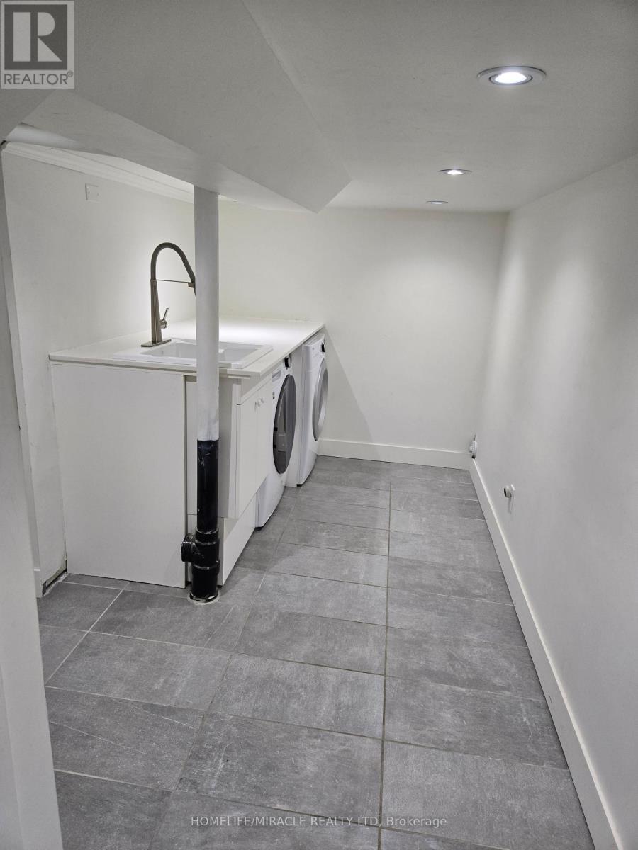 53 Fresh Spring Drive, Brampton, Ontario  L6R 3H8 - Photo 2 - W12359963