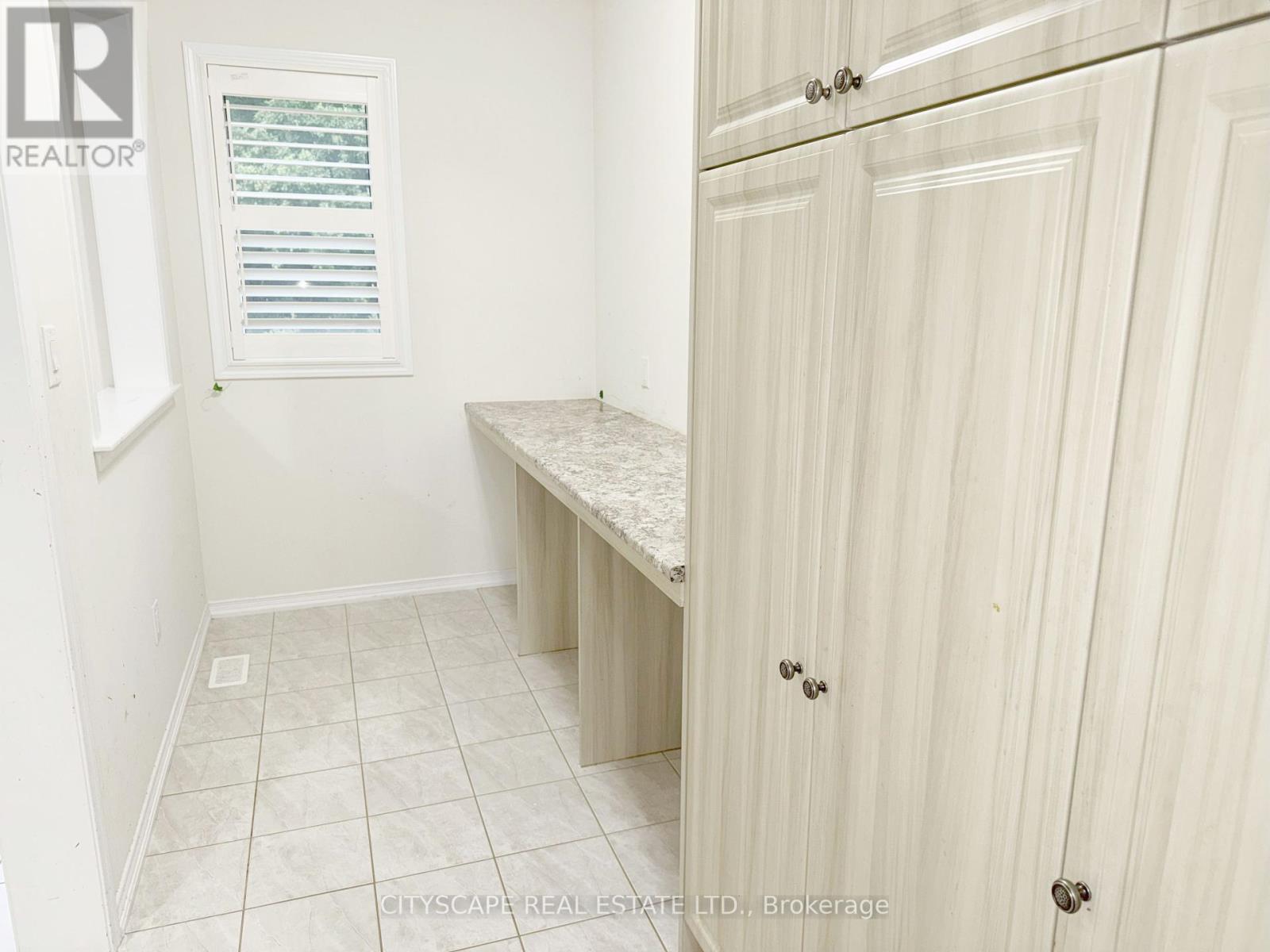 8659 Chickory Trail, Niagara Falls, Ontario  L2H 3S5 - Photo 10 - X12359956