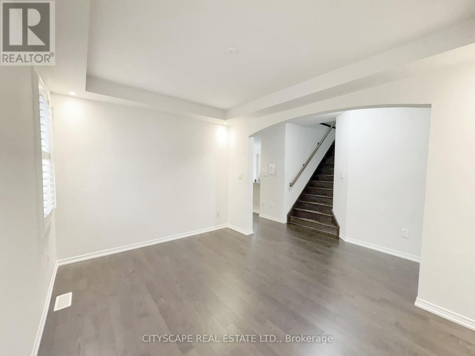 8659 Chickory Trail, Niagara Falls, Ontario  L2H 3S5 - Photo 14 - X12359956