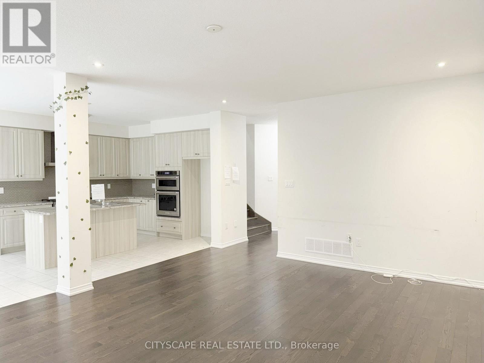 8659 Chickory Trail, Niagara Falls, Ontario  L2H 3S5 - Photo 16 - X12359956