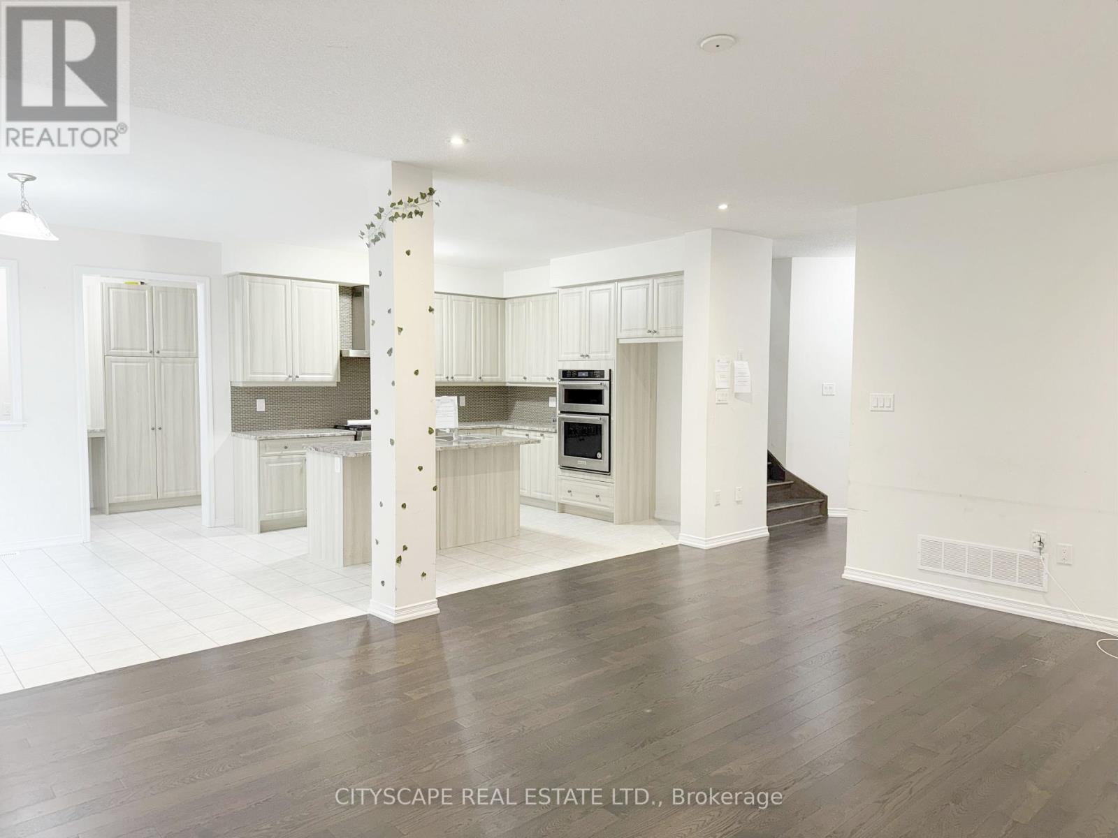 8659 Chickory Trail, Niagara Falls, Ontario  L2H 3S5 - Photo 17 - X12359956