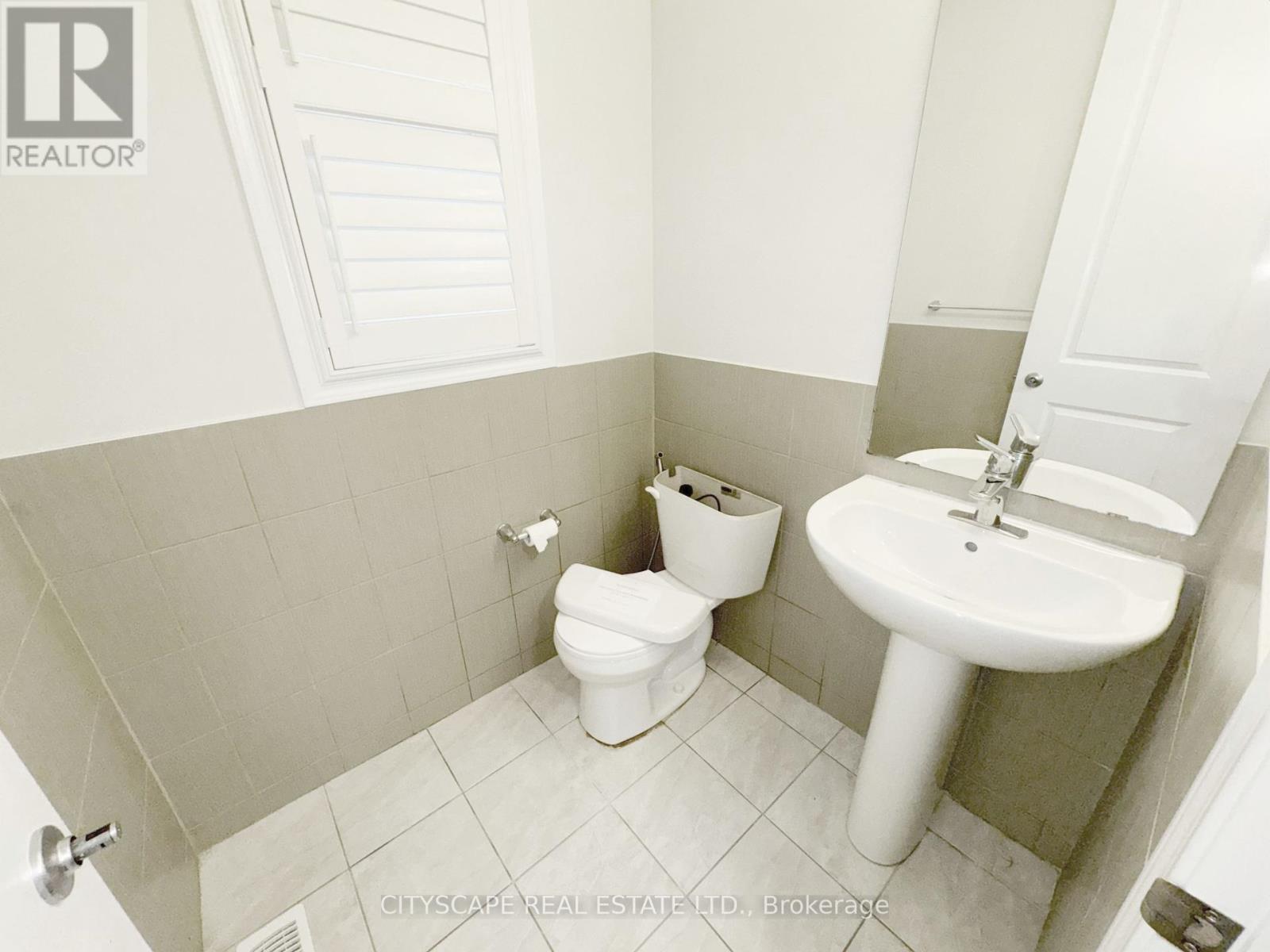 8659 Chickory Trail, Niagara Falls, Ontario  L2H 3S5 - Photo 18 - X12359956