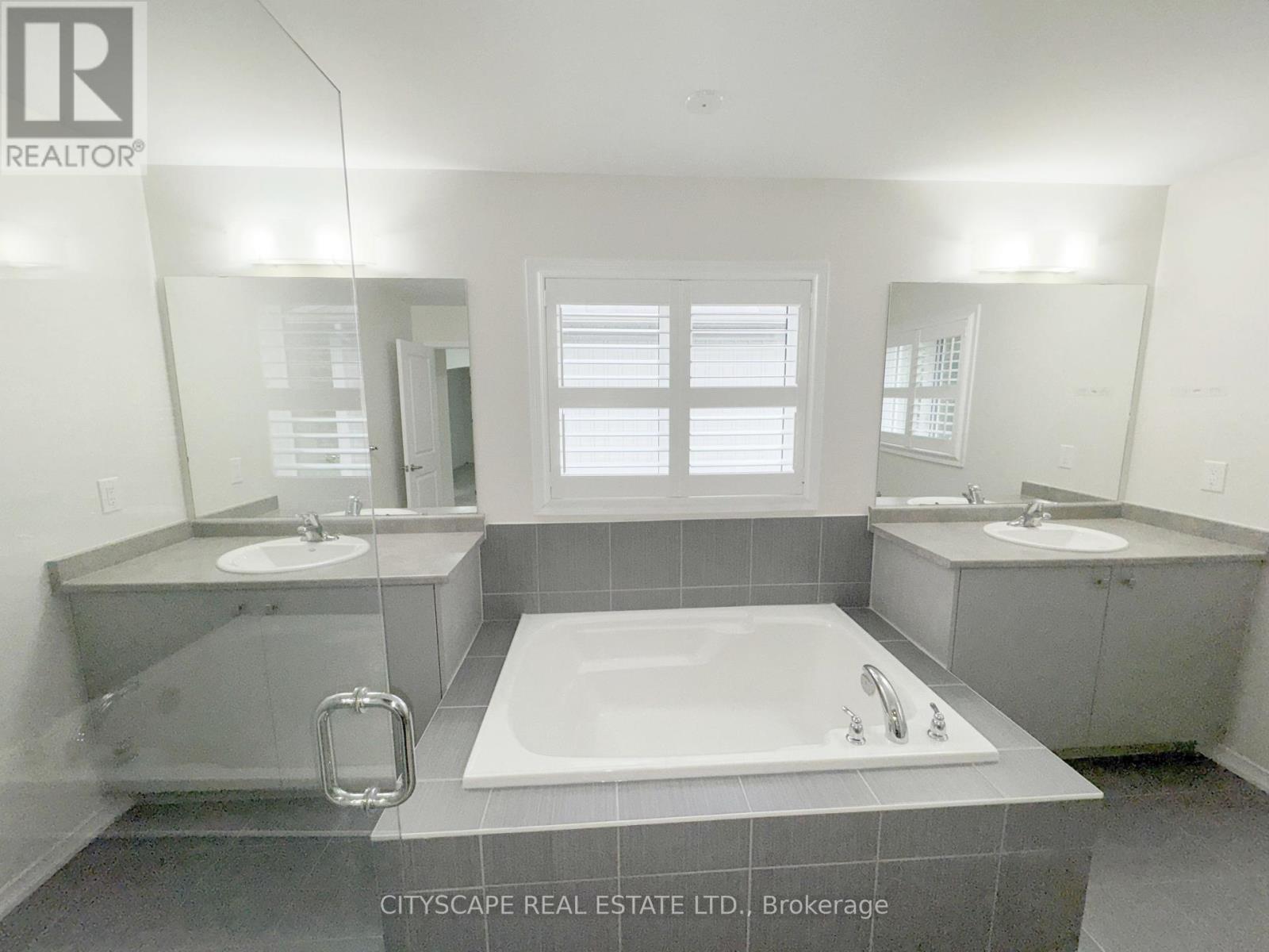 8659 Chickory Trail, Niagara Falls, Ontario  L2H 3S5 - Photo 27 - X12359956