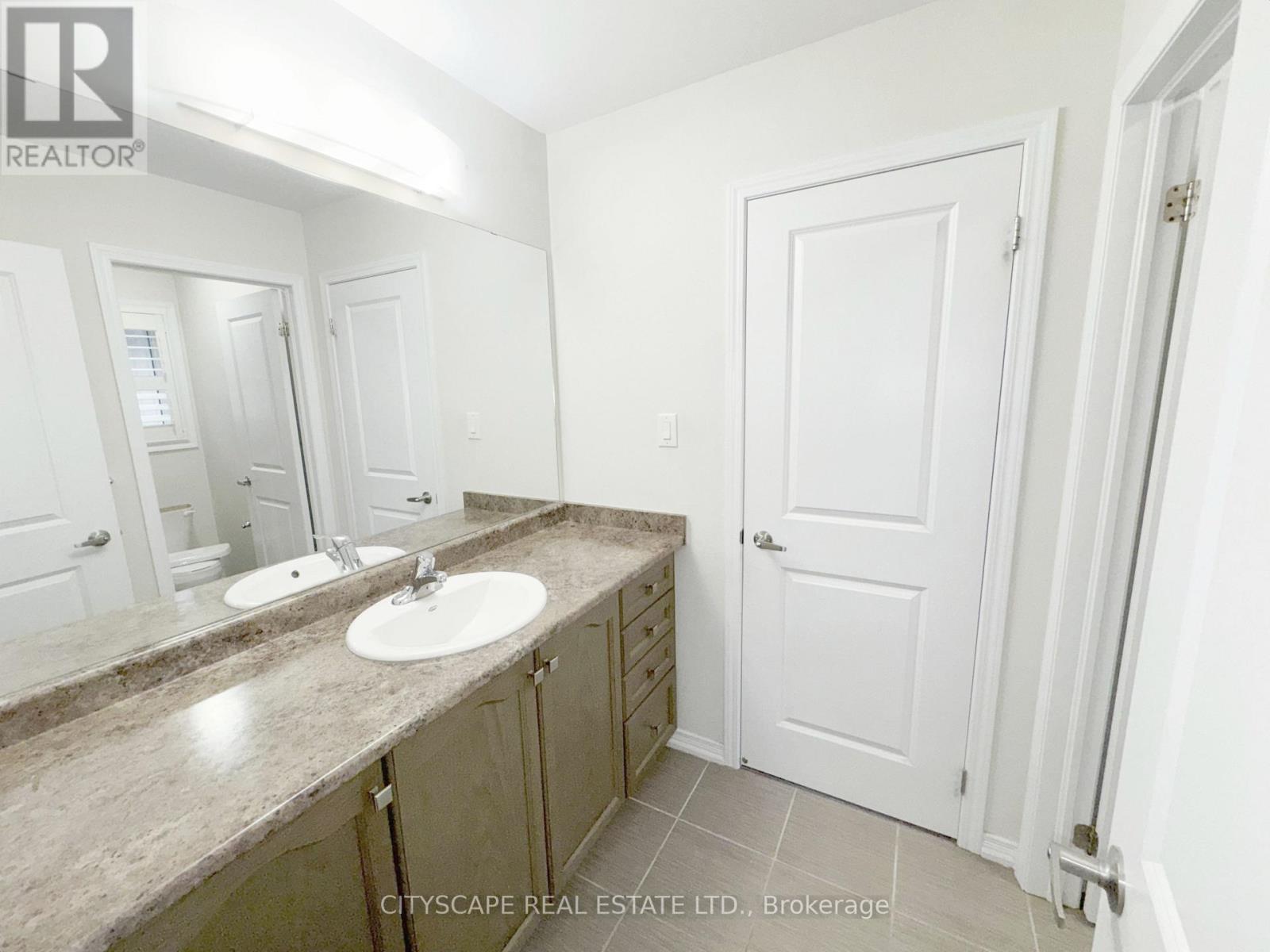 8659 Chickory Trail, Niagara Falls, Ontario  L2H 3S5 - Photo 36 - X12359956