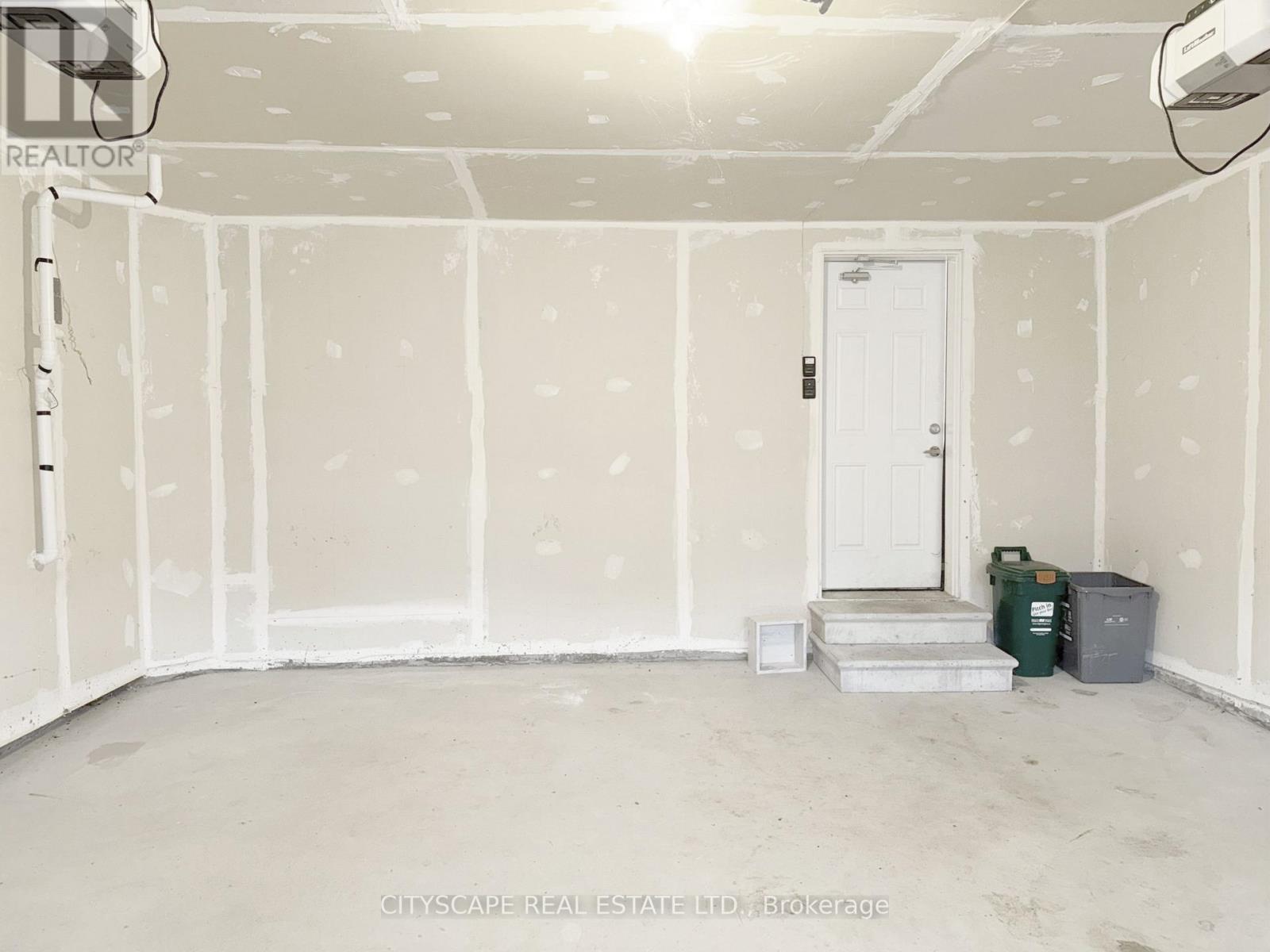 8659 Chickory Trail, Niagara Falls, Ontario  L2H 3S5 - Photo 41 - X12359956