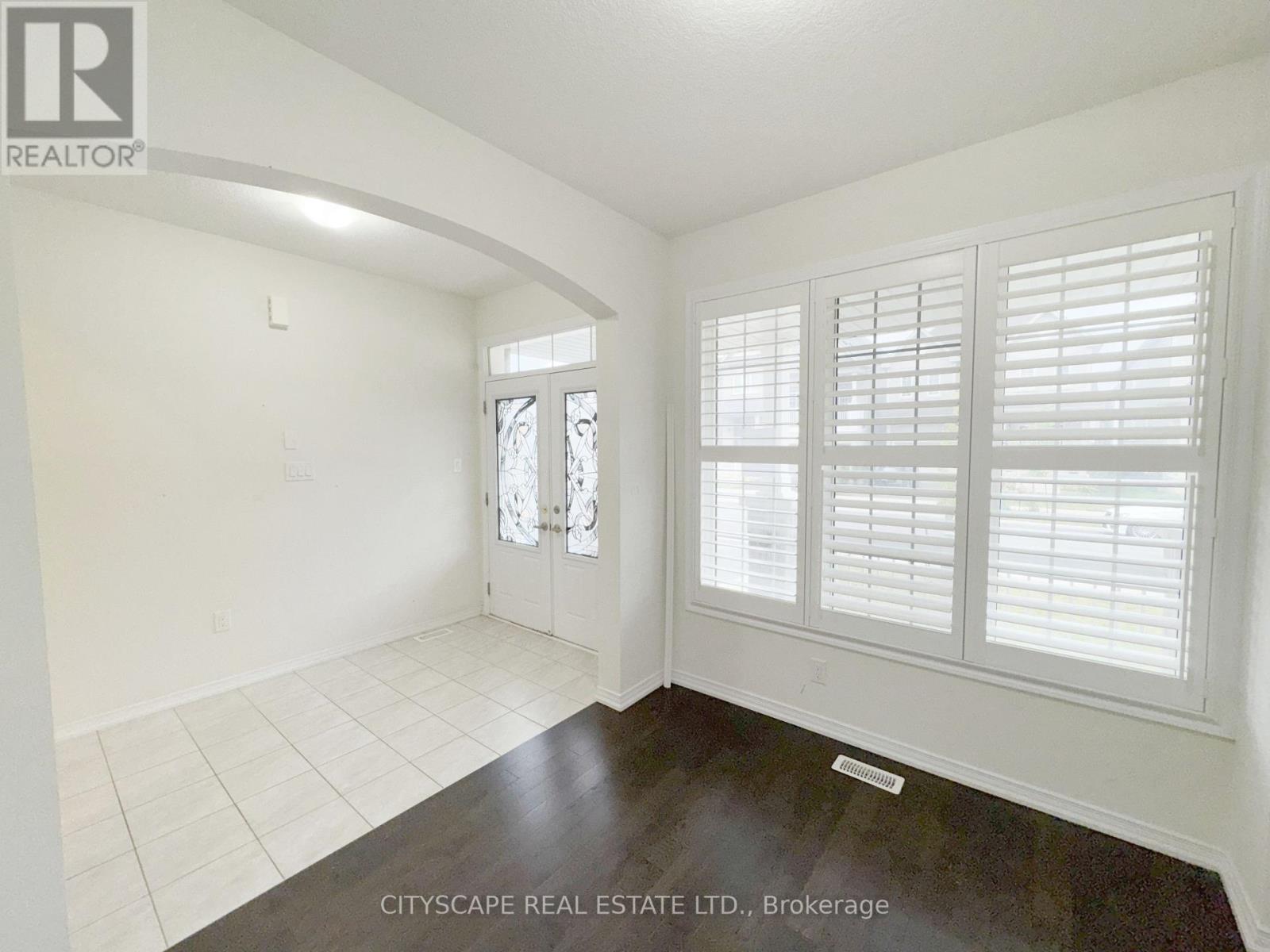 8659 Chickory Trail, Niagara Falls, Ontario  L2H 3S5 - Photo 5 - X12359956