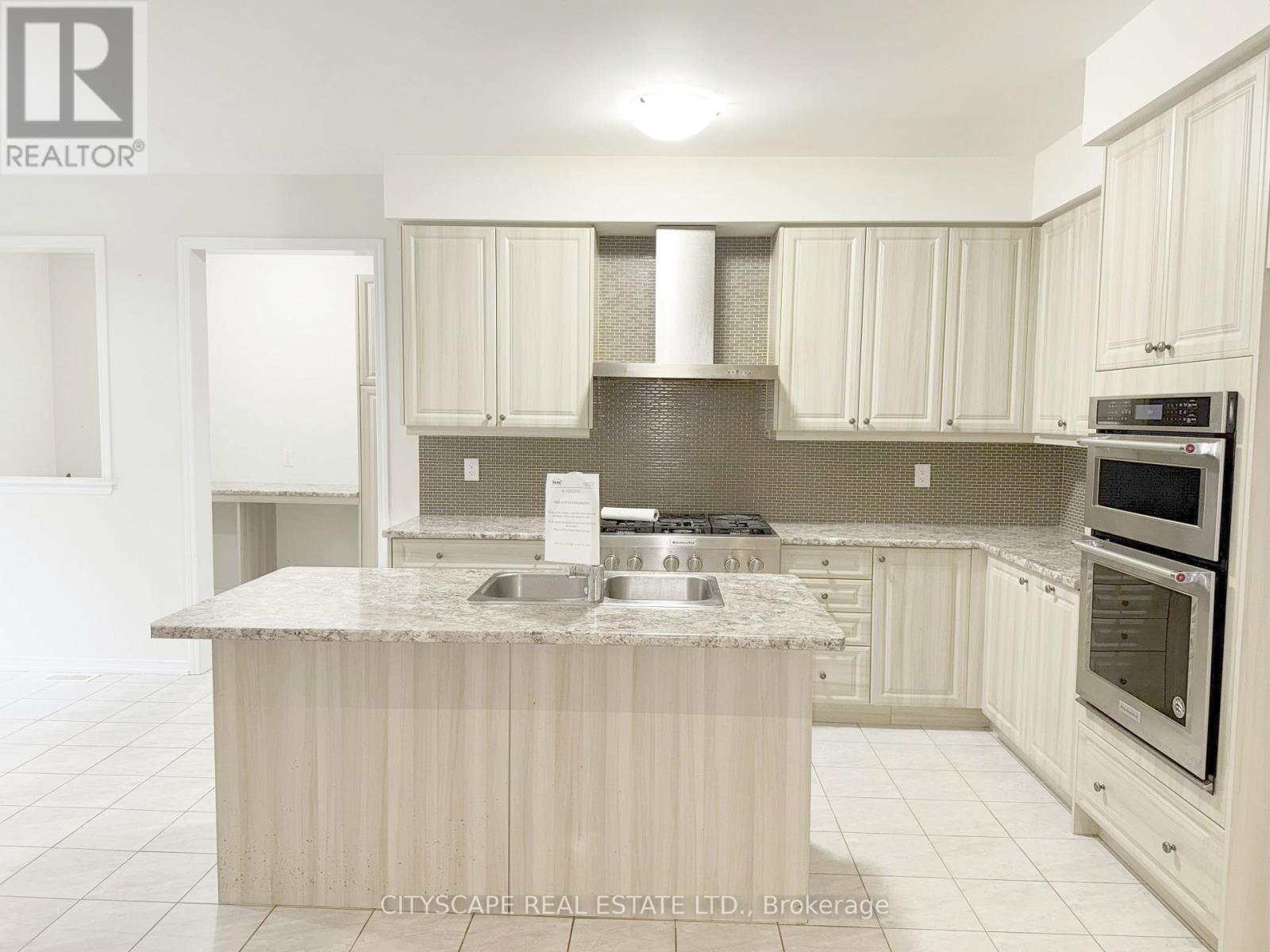 8659 Chickory Trail, Niagara Falls, Ontario  L2H 3S5 - Photo 6 - X12359956