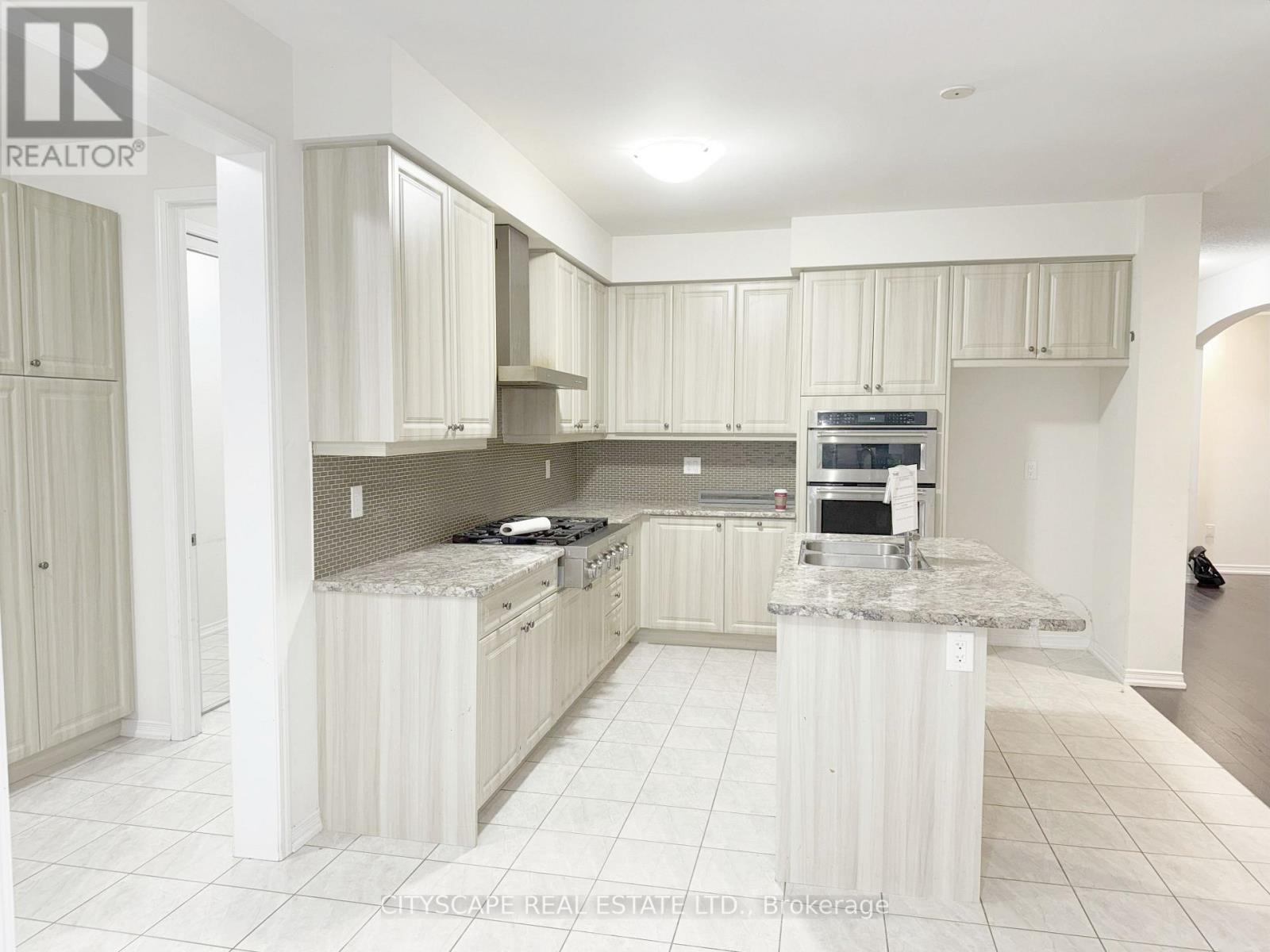 8659 Chickory Trail, Niagara Falls, Ontario  L2H 3S5 - Photo 7 - X12359956