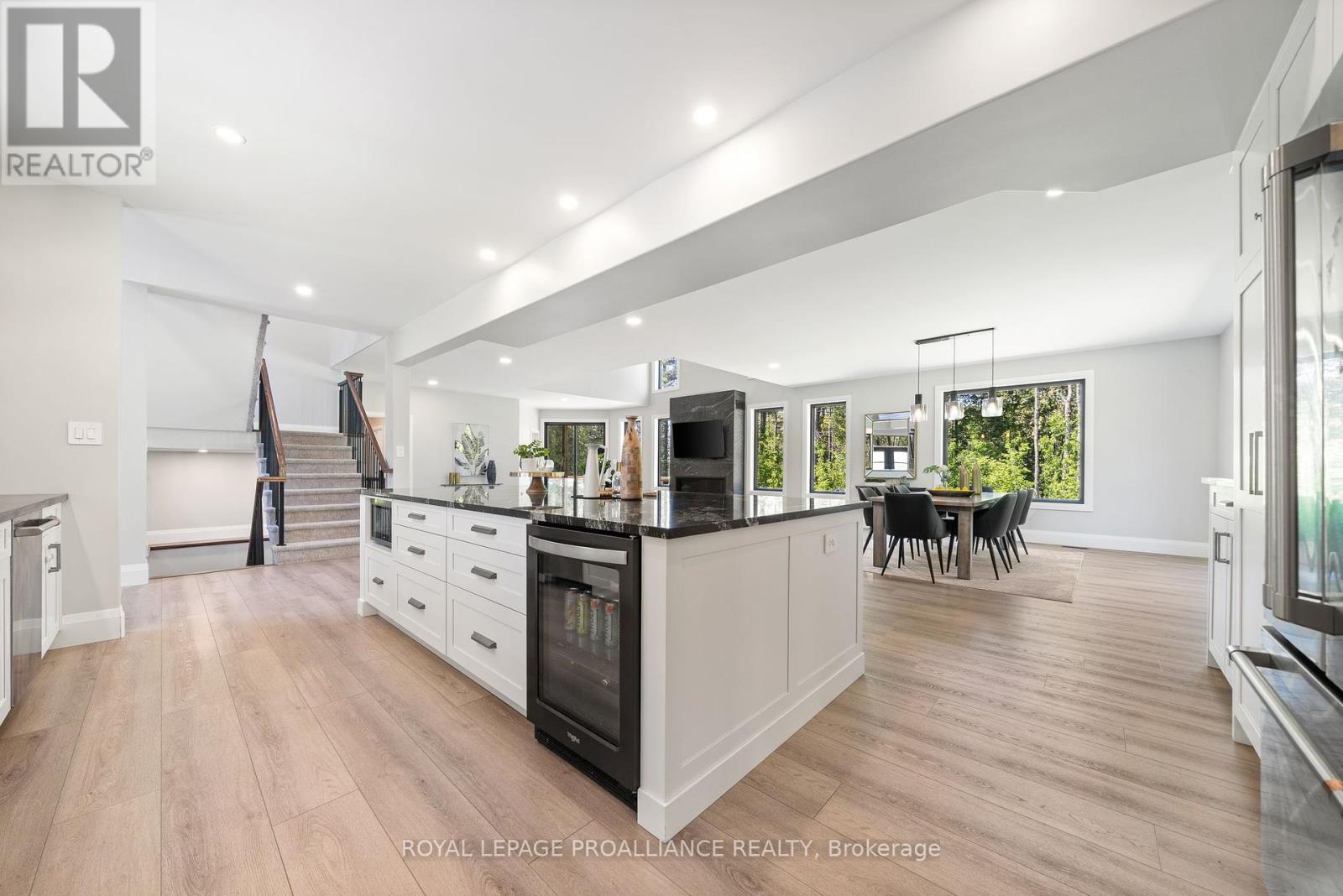 21514 Loyalist Parkway, Prince Edward County, Ontario  K0K 1L0 - Photo 18 - X12360034