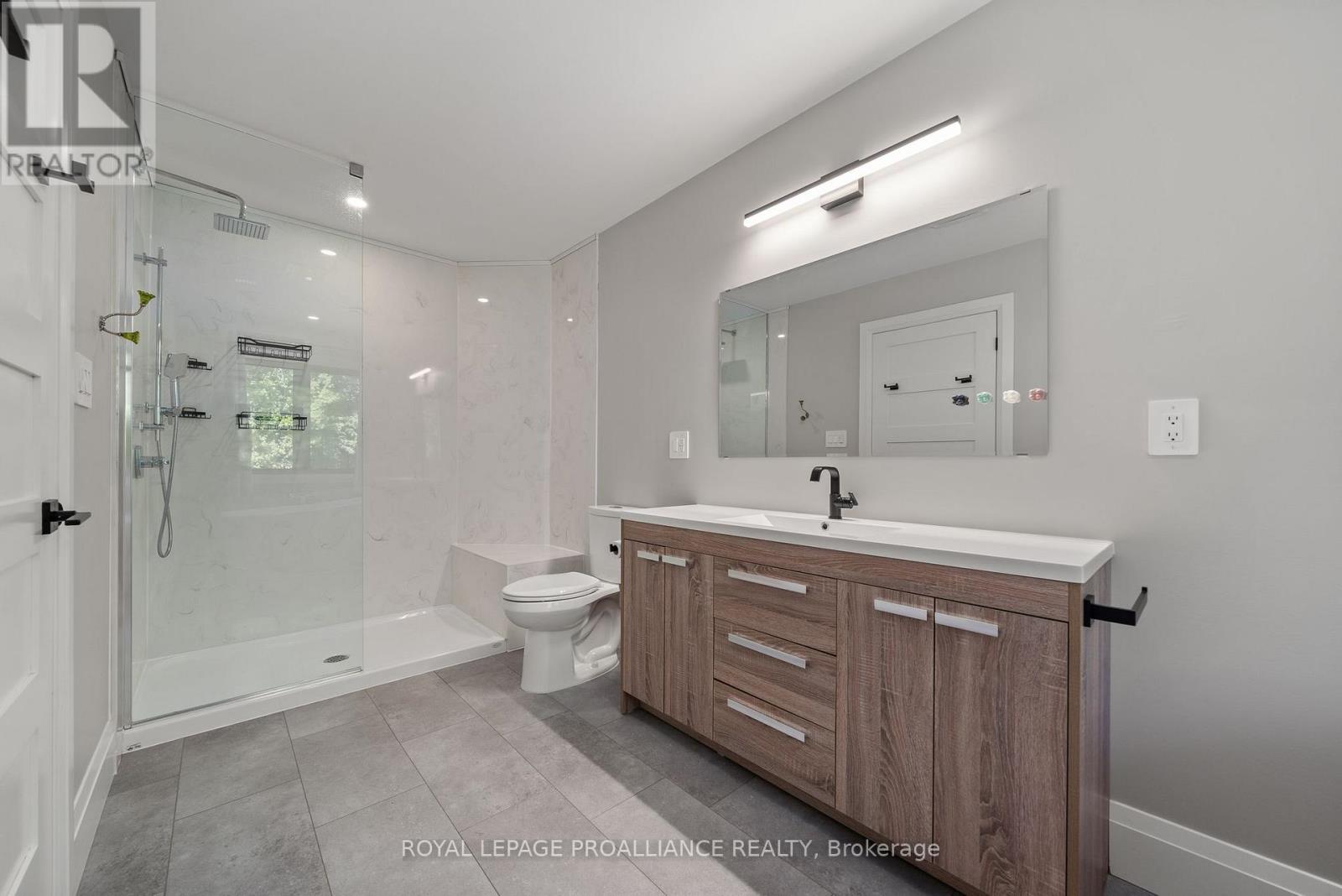 21514 Loyalist Parkway, Prince Edward County, Ontario  K0K 1L0 - Photo 32 - X12360034