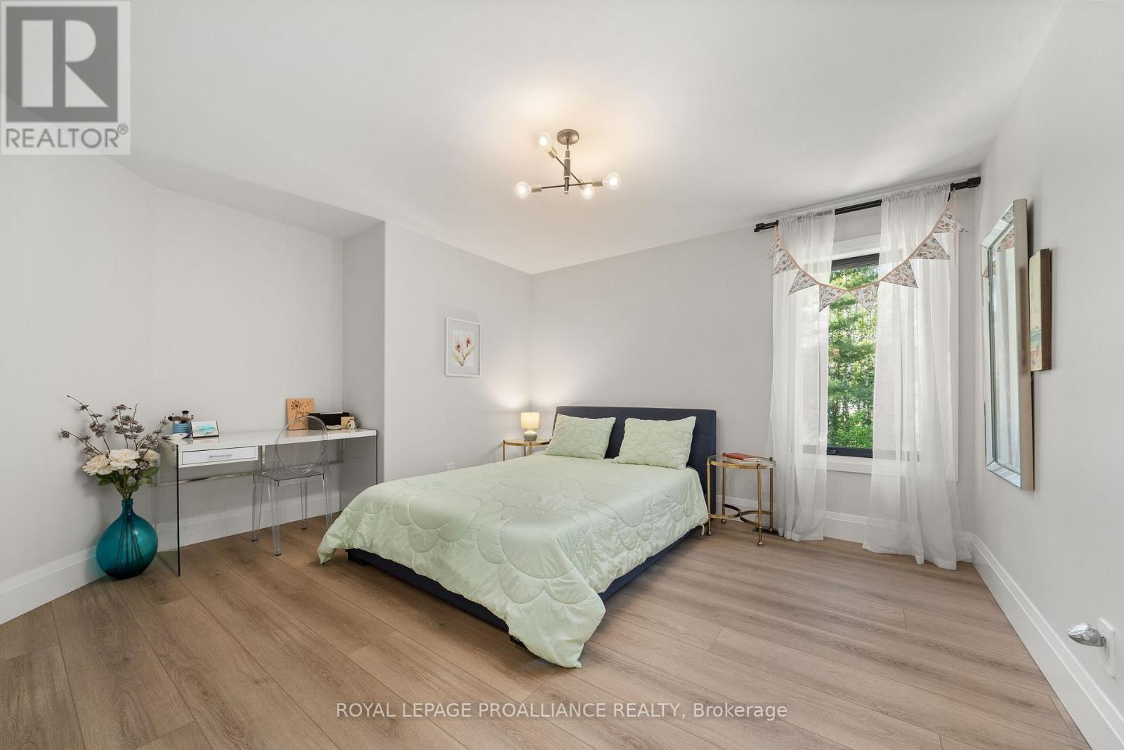 21514 Loyalist Parkway, Prince Edward County, Ontario  K0K 1L0 - Photo 34 - X12360034