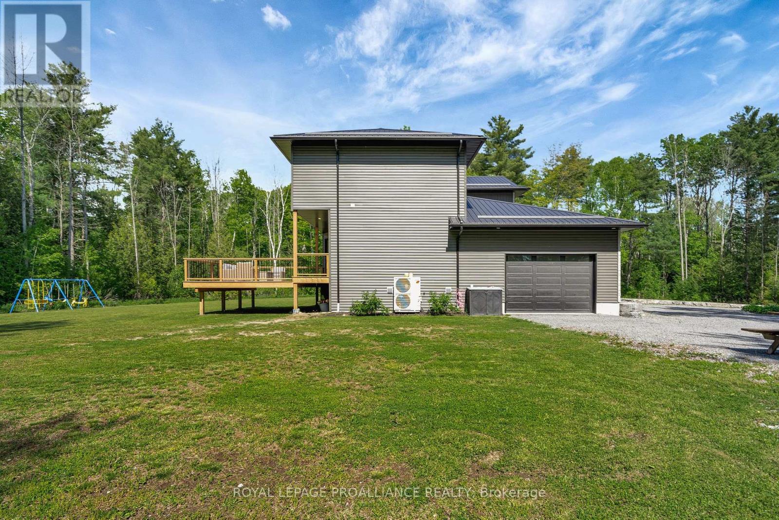 21514 Loyalist Parkway, Prince Edward County, Ontario  K0K 1L0 - Photo 47 - X12360034