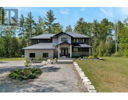 21514 LOYALIST PARKWAY, Prince Edward County, Ontario