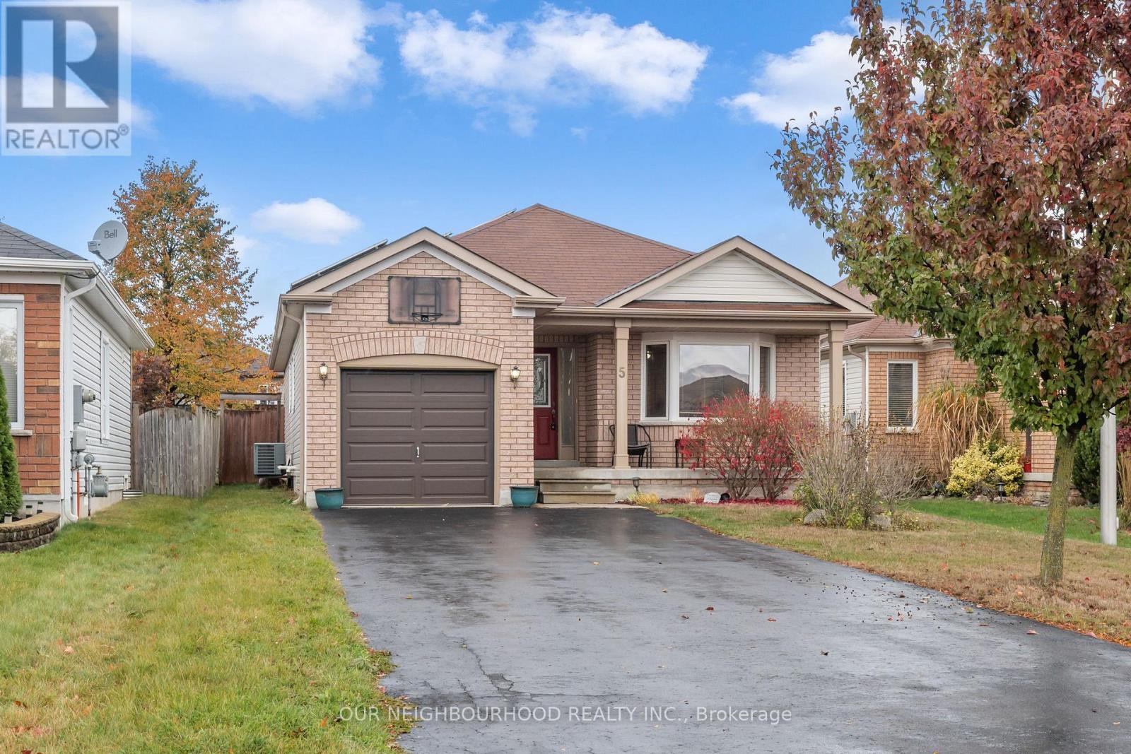 5 Snell Court, Port Hope, Ontario L1A 0A6 - Photo 2 - X12360040