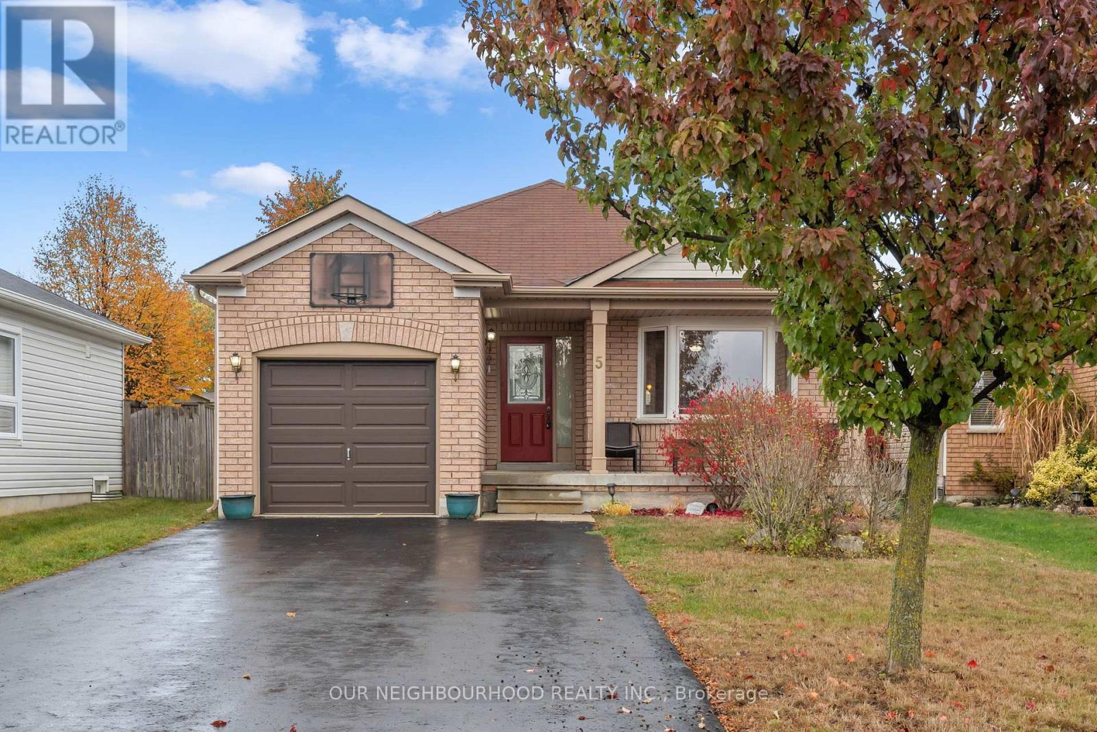 5 Snell Court, Port Hope, Ontario L1A 0A6 - Photo 3 - X12360040