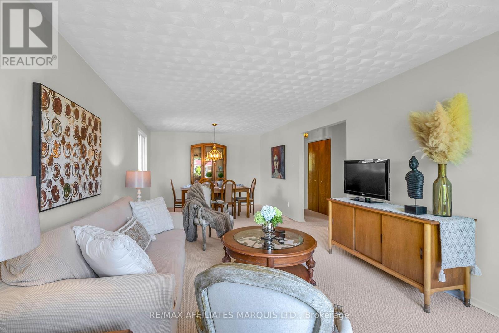 518 Blossom Park Drive, Cornwall, Ontario  K6H 5N2 - Photo 4 - X12360057