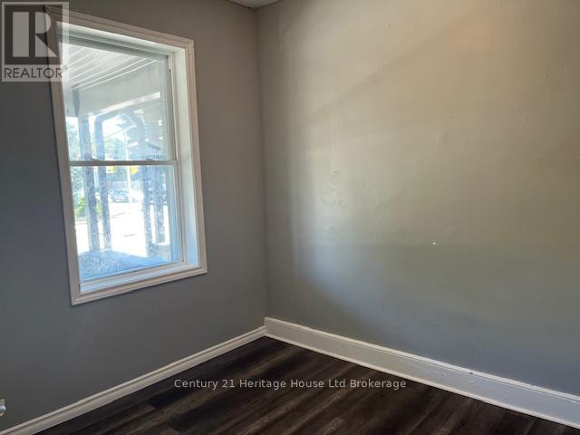74 Wilson Street, Woodstock, Ontario  N4S 3N5 - Photo 4 - X12360036