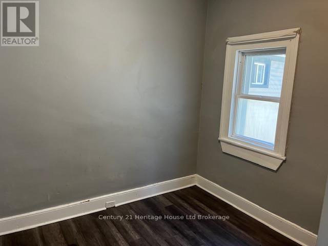 74 Wilson Street, Woodstock, Ontario  N4S 3N5 - Photo 6 - X12360036