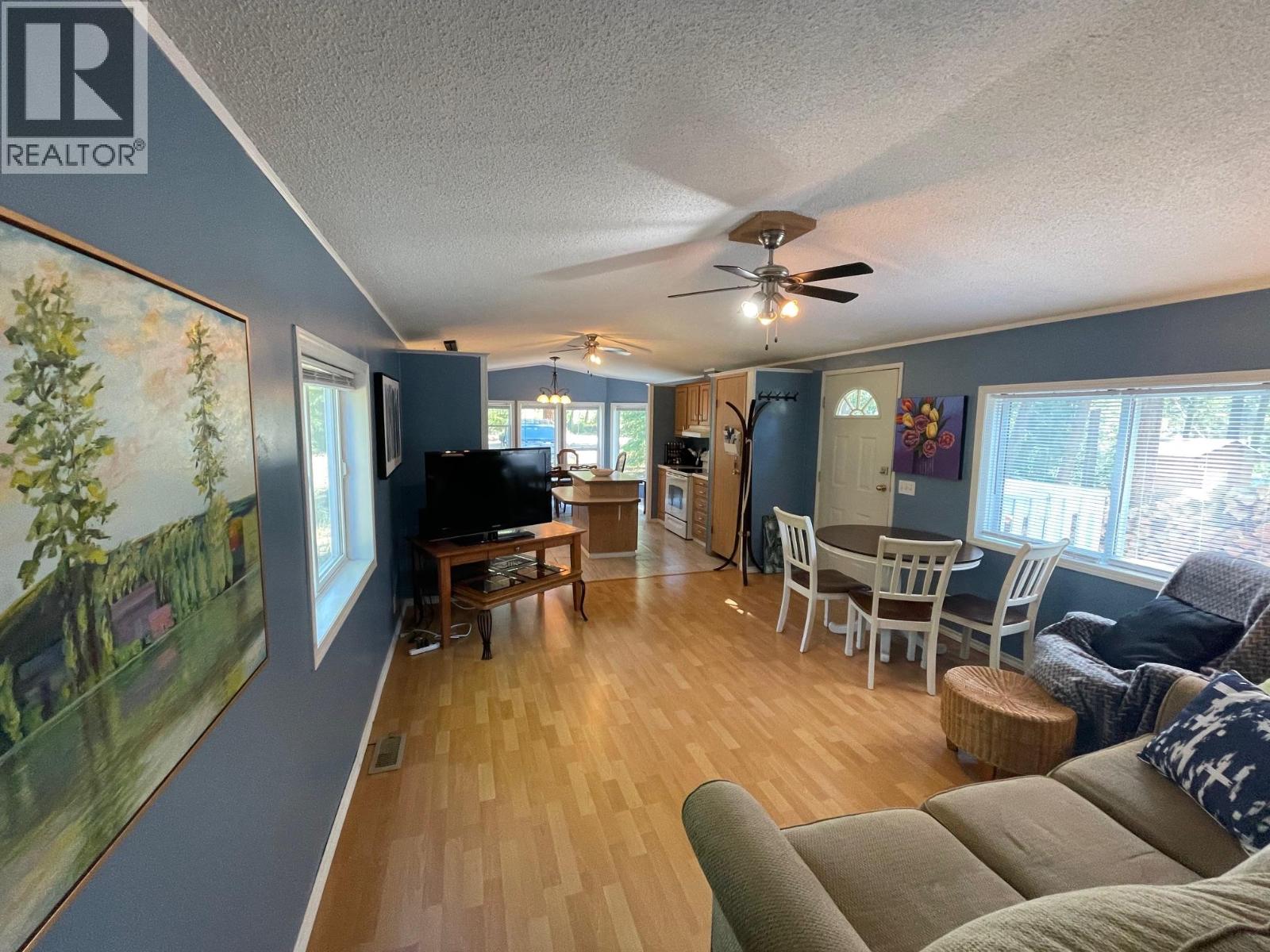 2021 Fife Road, Christina Lake, British Columbia  V0H 1E3 - Photo 17 - 10360289